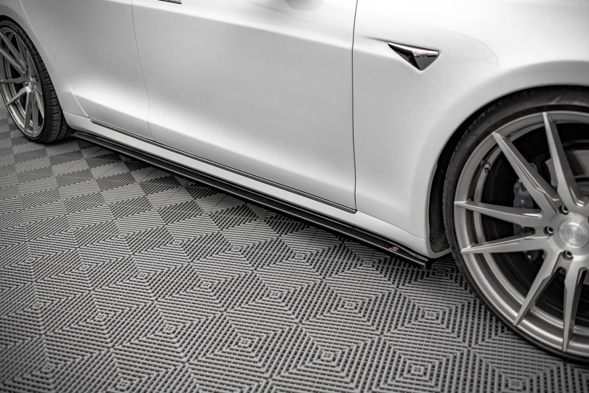 pol_po_Side-Skirts-Diffusers-Tesla-Model-S-Facelift-5567_7 pol_po_Side-Skirts-Diffusers-Tesla-Model-S-Facelift-5567_7