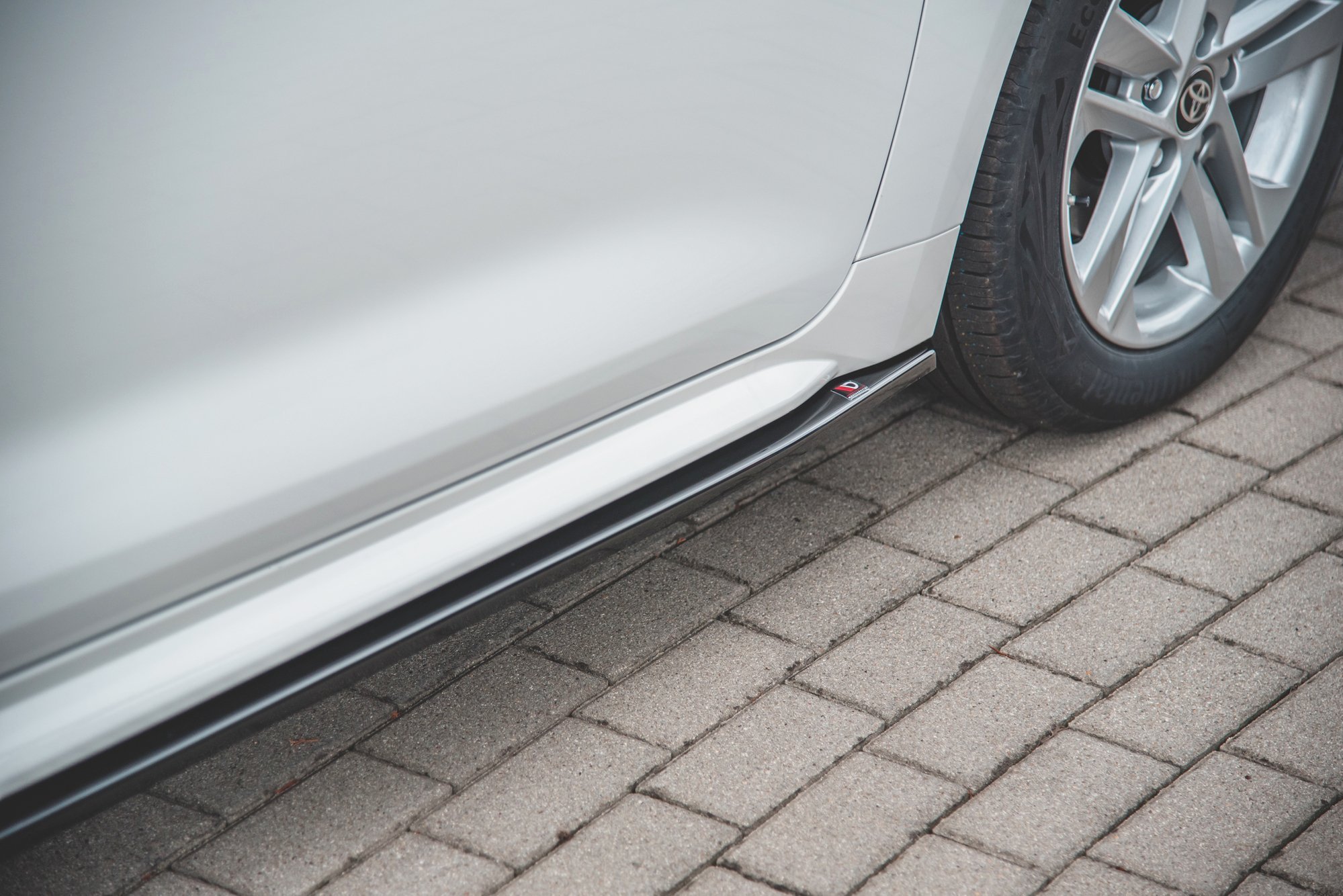 pol_po_Side-Skirts-Diffusers-Toyota-Corolla-XII-Touring-Sports-9636_4 pol_po_Side-Skirts-Diffusers-Toyota-Corolla-XII-Touring-Sports-9636_4
