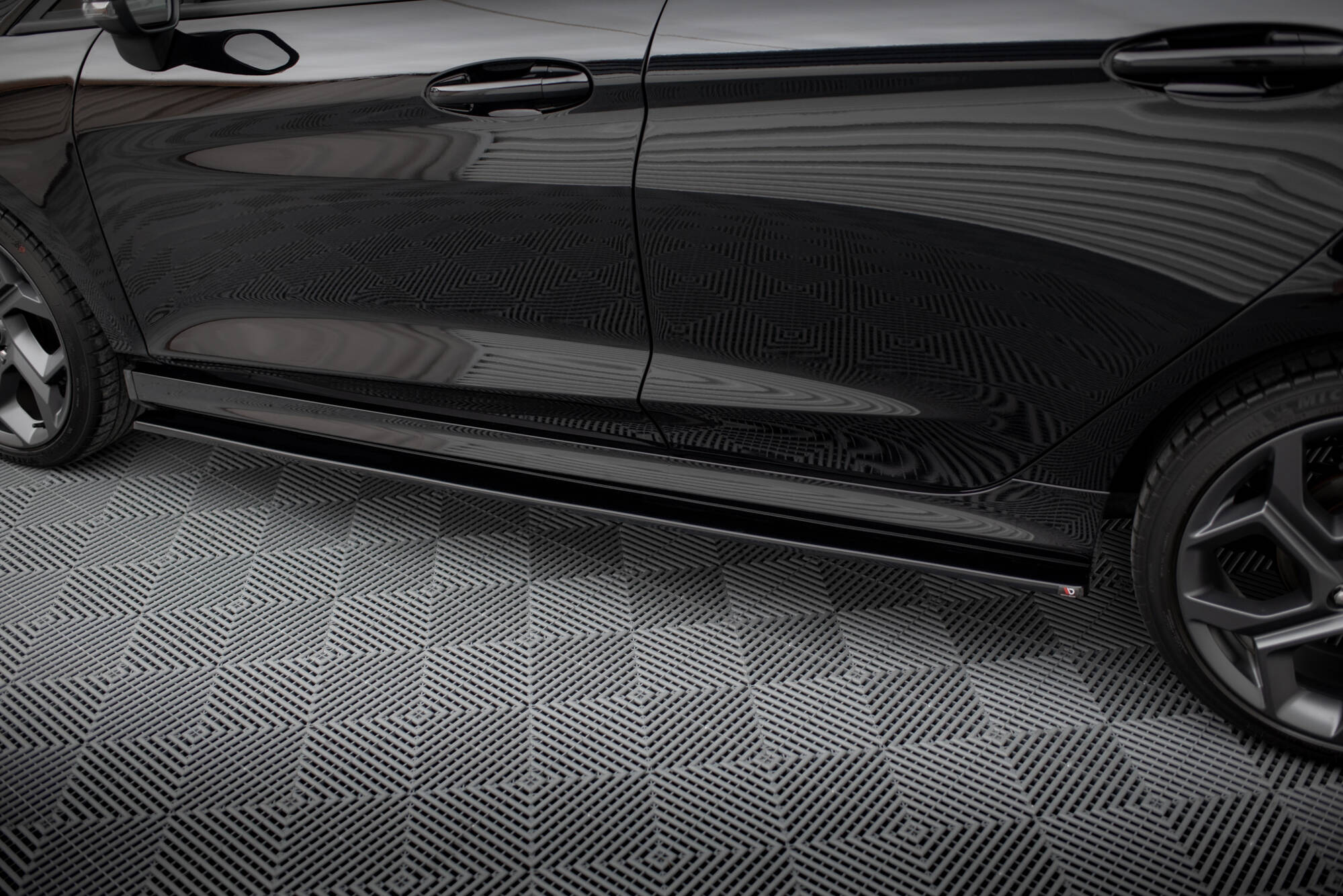pol_po_Side-Skirts-Diffusers-V-1-Ford-Fiesta-ST-ST-Line-Mk8-5539_4 pol_po_Side-Skirts-Diffusers-V-1-Ford-Fiesta-ST-ST-Line-Mk8-5539_4
