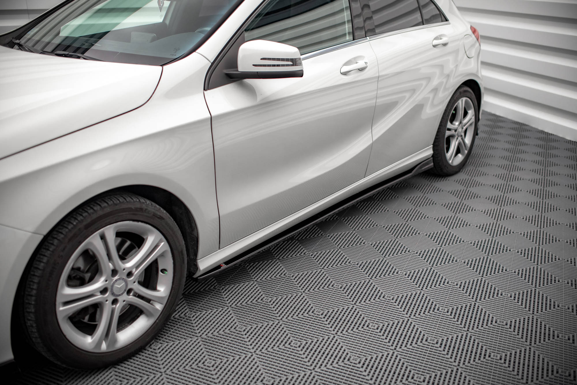 pol_po_Side-Skirts-Diffusers-V-1-Mercedes-Benz-A-W176-14176_4 pol_po_Side-Skirts-Diffusers-V-1-Mercedes-Benz-A-W176-14176_4