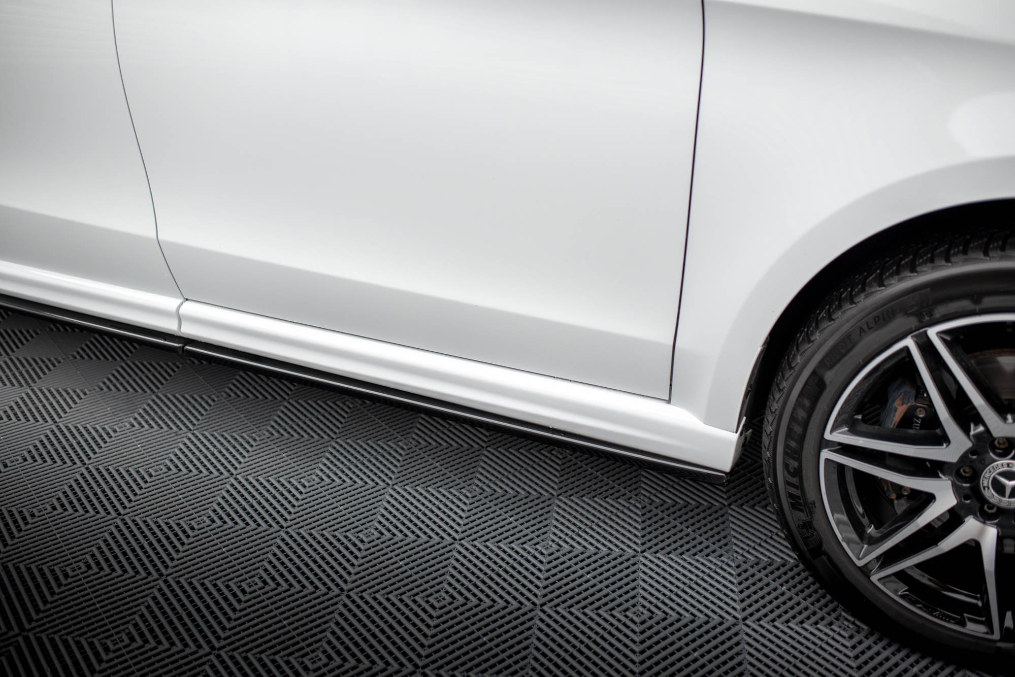 pol_po_Side-Skirts-Diffusers-V-1-Mercedes-Benz-V-Class-Extra-Long-AMG-Line-W447-18788_7 pol_po_Side-Skirts-Diffusers-V-1-Mercedes-Benz-V-Class-Extra-Long-AMG-Line-W447-18788_7
