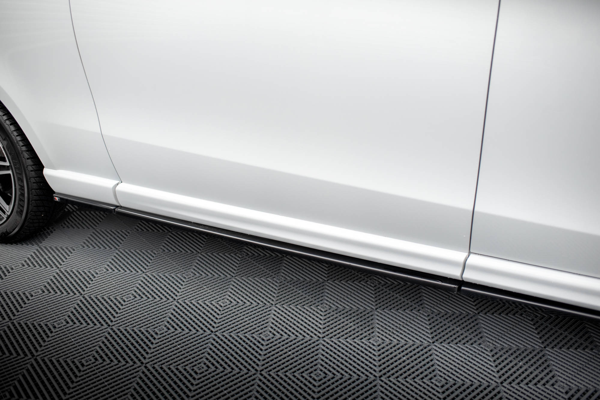 pol_po_Side-Skirts-Diffusers-V-1-Mercedes-Benz-V-Class-Extra-Long-AMG-Line-W447-18788_8 pol_po_Side-Skirts-Diffusers-V-1-Mercedes-Benz-V-Class-Extra-Long-AMG-Line-W447-18788_8