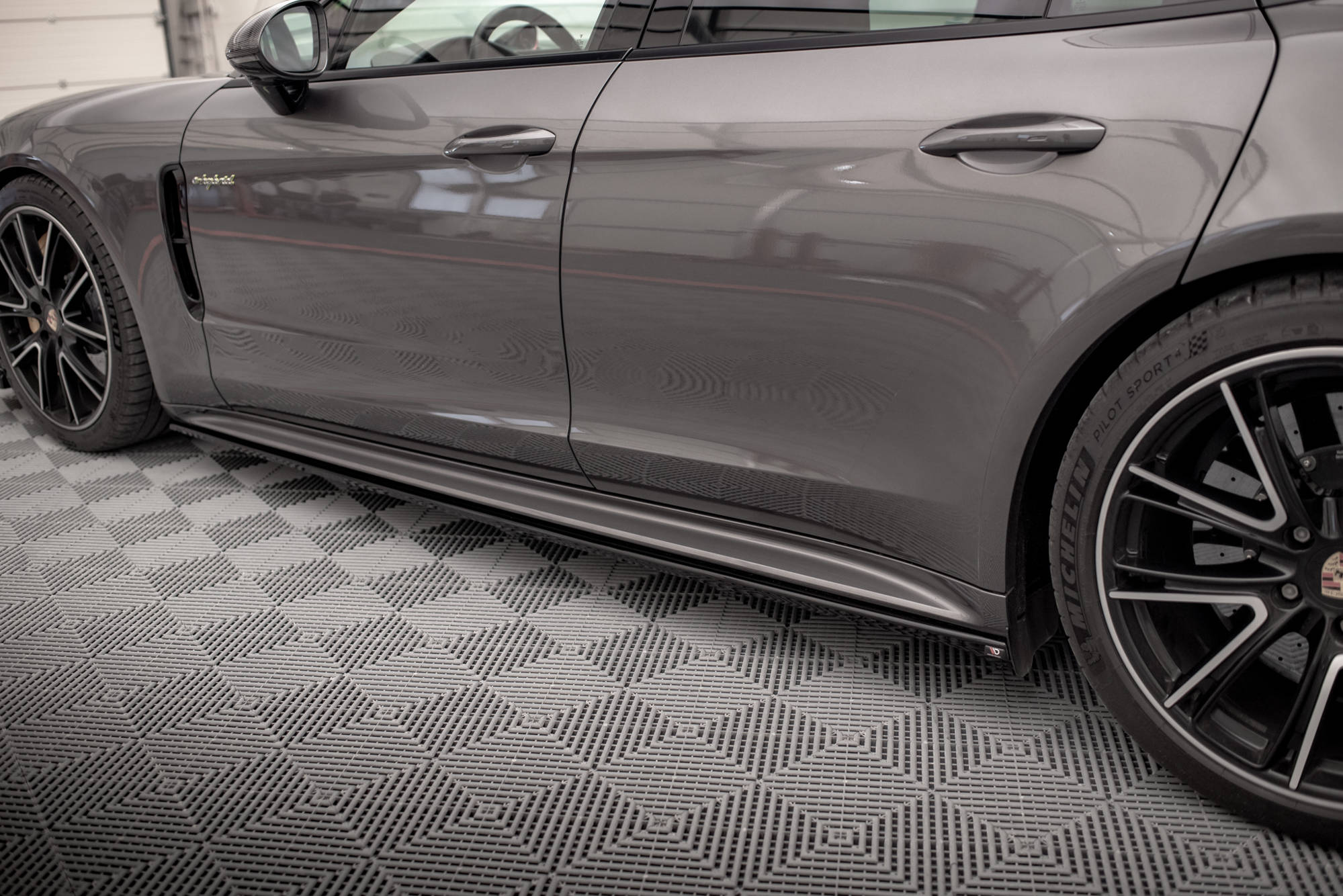 pol_po_Side-Skirts-Diffusers-V-1-Porsche-Panamera-Turbo-S-E-Hybrid-Panamera-E-Hybrid-Panamera-4S-971-17260_7 pol_po_Side-Skirts-Diffusers-V-1-Porsche-Panamera-Turbo-S-E-Hybrid-Panamera-E-Hybrid-Panamera-4S-971-17260_7