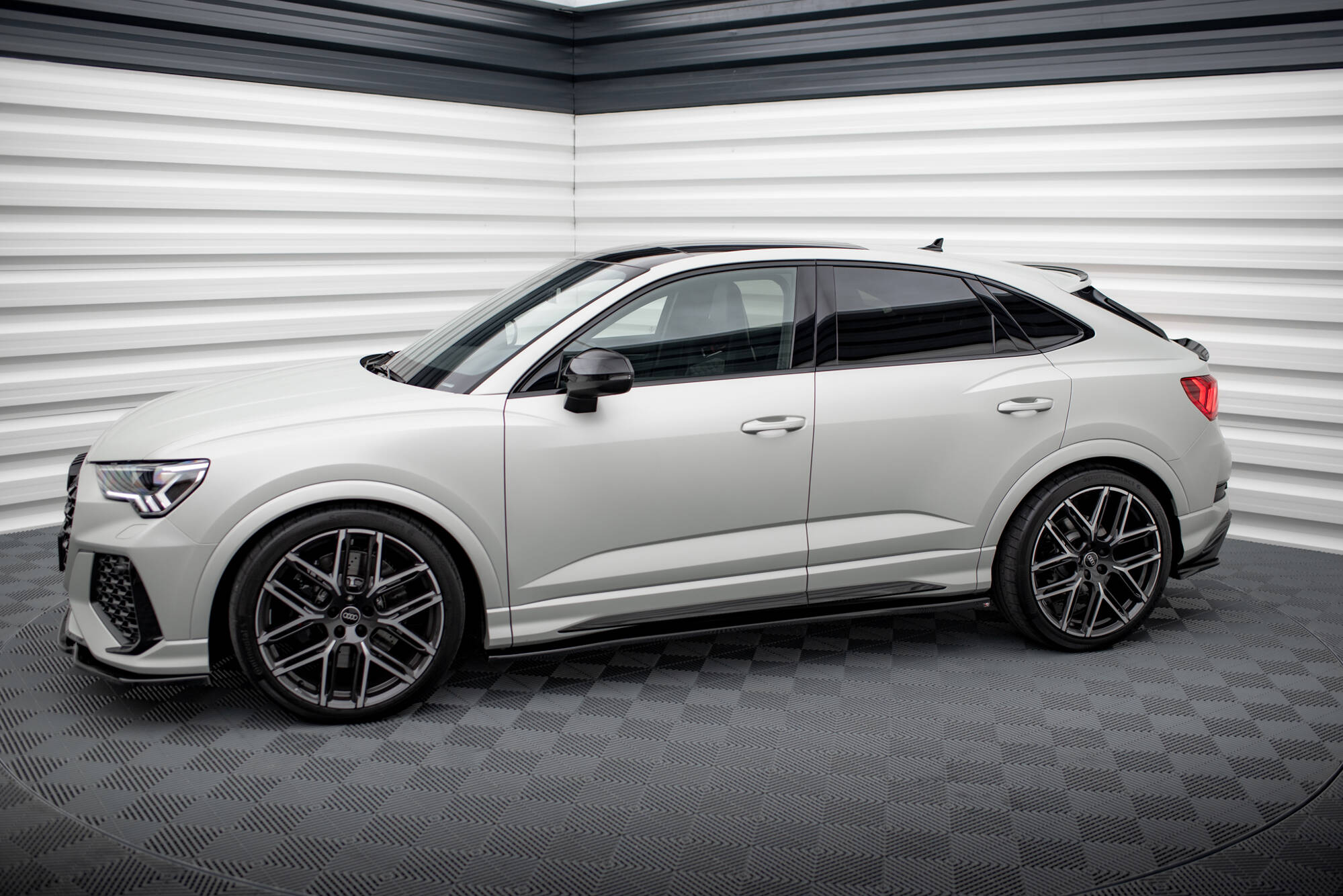 pol_po_Side-Skirts-Diffusers-V-2-Audi-Q3-S-Line-RSQ3-Sportback-SUV-F3-10838_5 pol_po_Side-Skirts-Diffusers-V-2-Audi-Q3-S-Line-RSQ3-Sportback-SUV-F3-10838_5