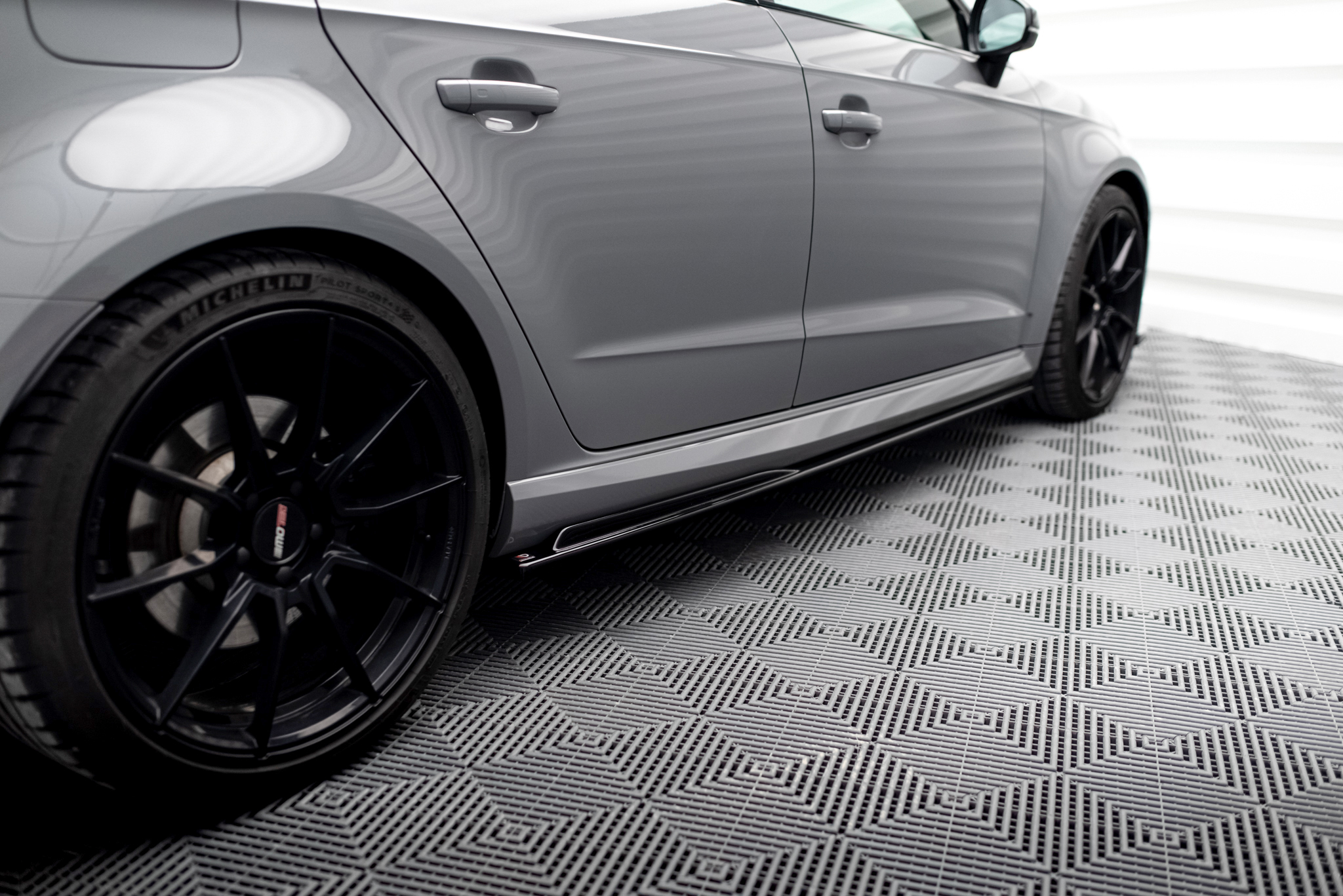 pol_po_Side-Skirts-Diffusers-V-2-Audi-RS3-8V-Sportback-Facelift-10795_2 pol_po_Side-Skirts-Diffusers-V-2-Audi-RS3-8V-Sportback-Facelift-10795_2