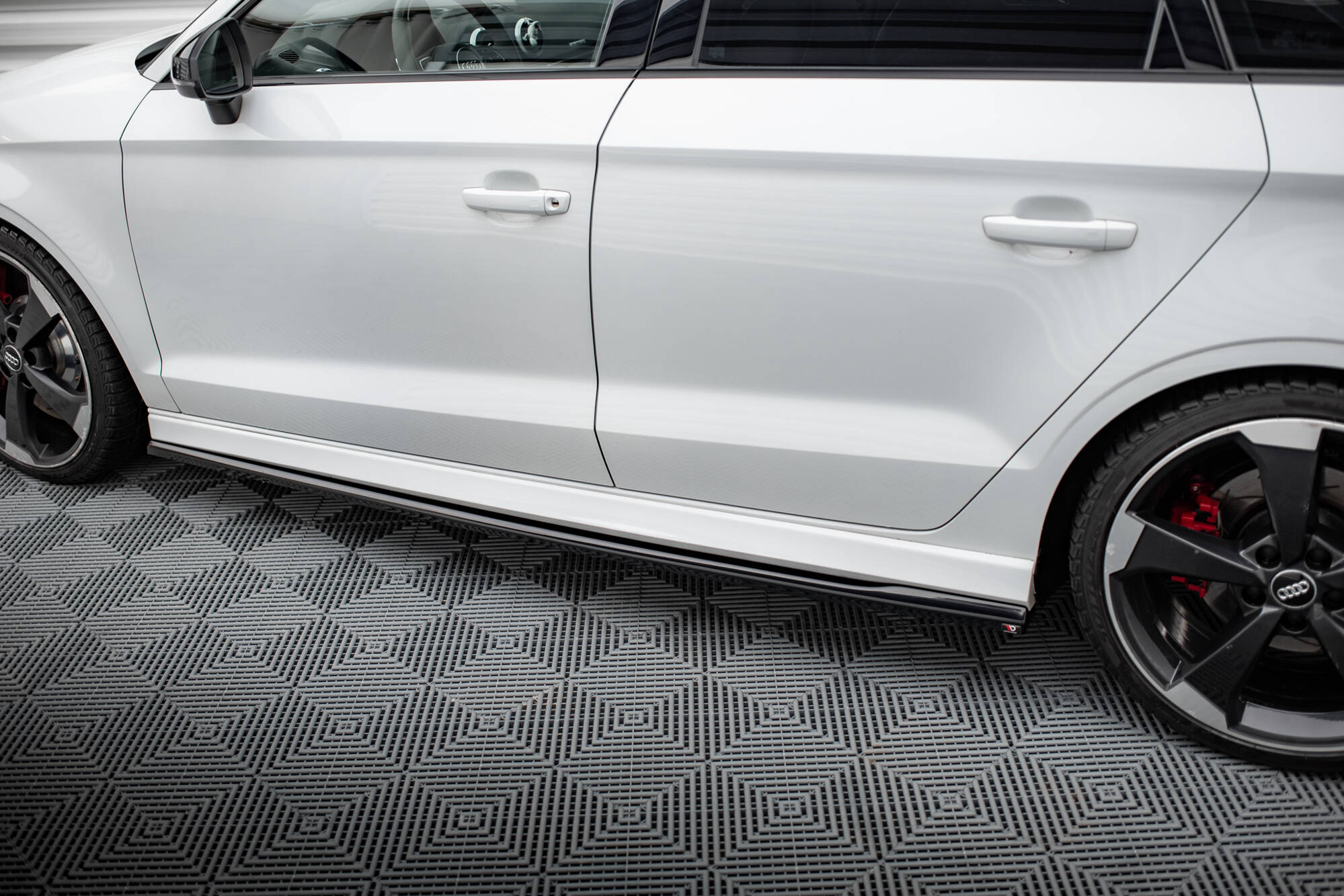 pol_po_Side-Skirts-Diffusers-V-2-Audi-RS3-Sedan-8V-Facelift-20594_4 pol_po_Side-Skirts-Diffusers-V-2-Audi-RS3-Sedan-8V-Facelift-20594_4