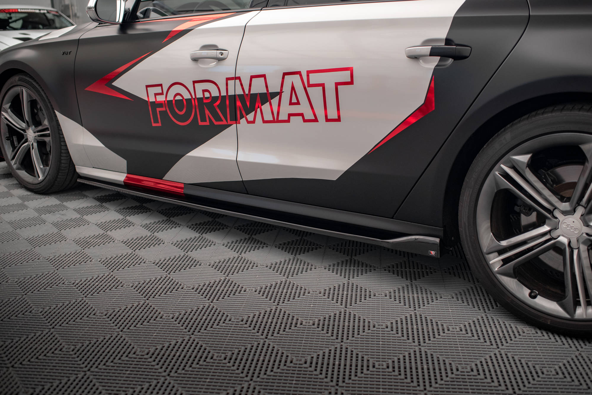 pol_po_Side-Skirts-Diffusers-V-2-Audi-S8-D4-17475_4 pol_po_Side-Skirts-Diffusers-V-2-Audi-S8-D4-17475_4