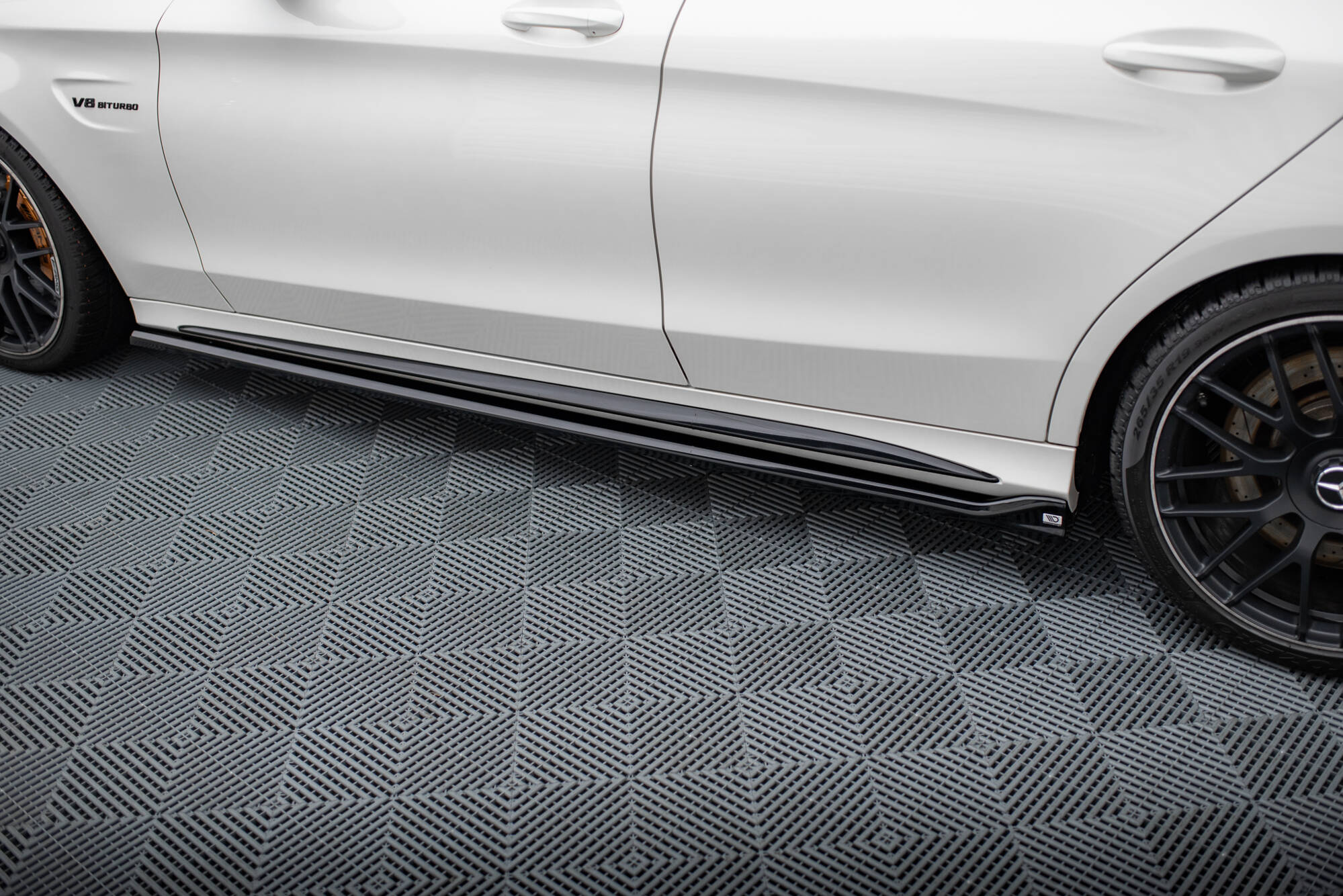 pol_po_Side-Skirts-Diffusers-V-2-Mercedes-AMG-C63-Sedan-Estate-W205-S205-20581_4 pol_po_Side-Skirts-Diffusers-V-2-Mercedes-AMG-C63-Sedan-Estate-W205-S205-20581_4