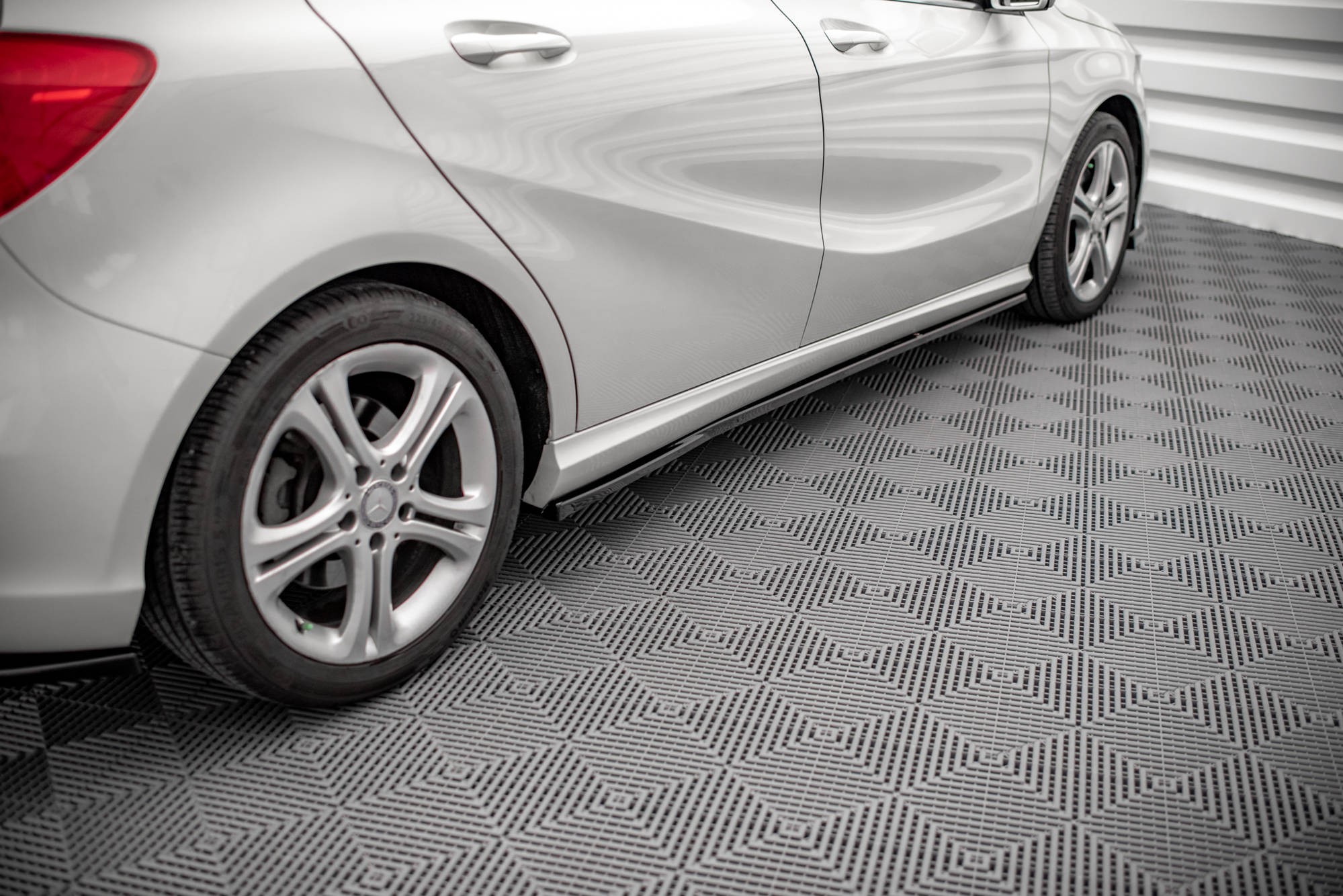 pol_po_Side-Skirts-Diffusers-V-2-Mercedes-Benz-A-W176-14180_7 pol_po_Side-Skirts-Diffusers-V-2-Mercedes-Benz-A-W176-14180_7