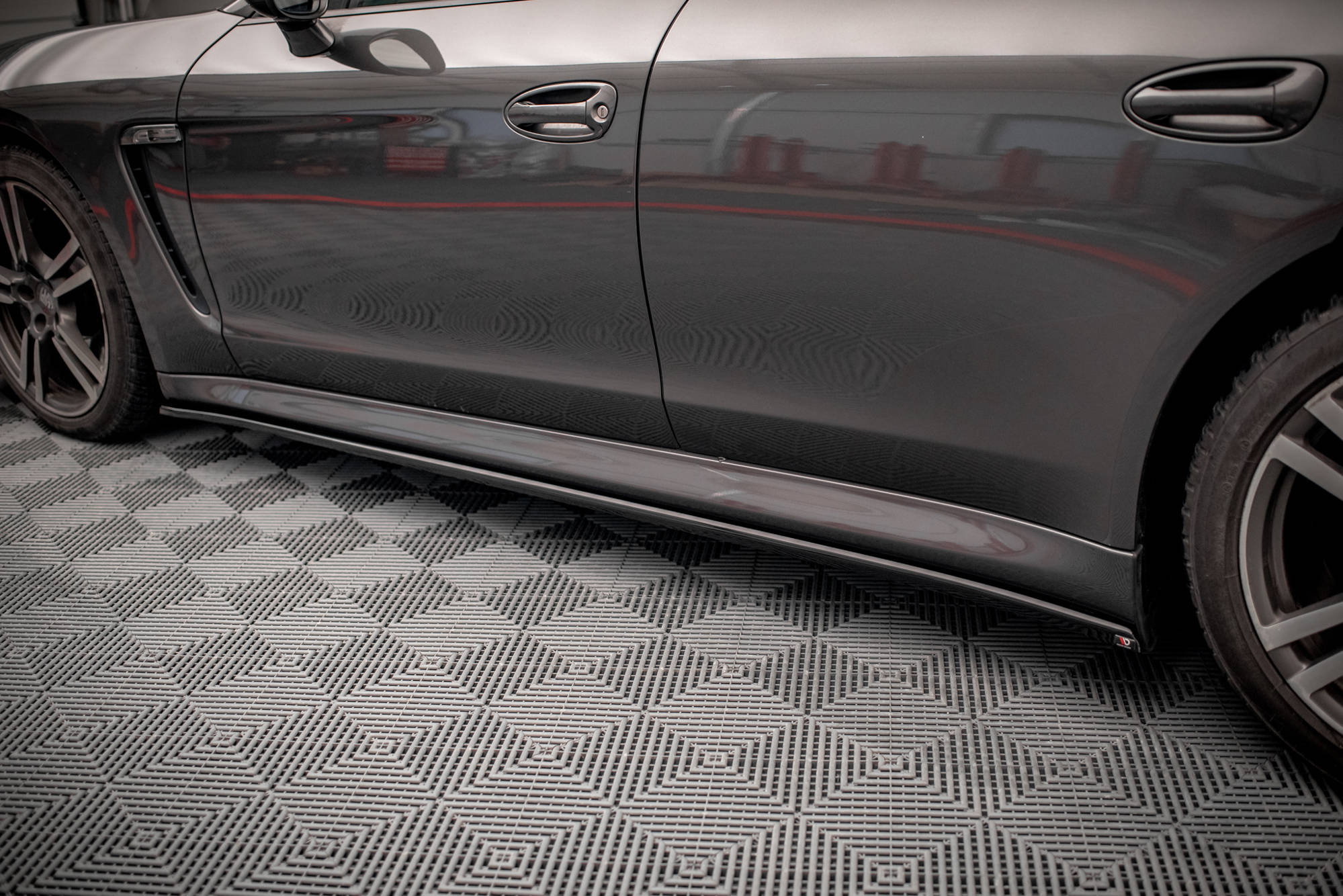 pol_po_Side-Skirts-Diffusers-V-2-Porsche-Panamera-Panamera-Diesel-Panamera-Turbo-970-17228_3 pol_po_Side-Skirts-Diffusers-V-2-Porsche-Panamera-Panamera-Diesel-Panamera-Turbo-970-17228_3
