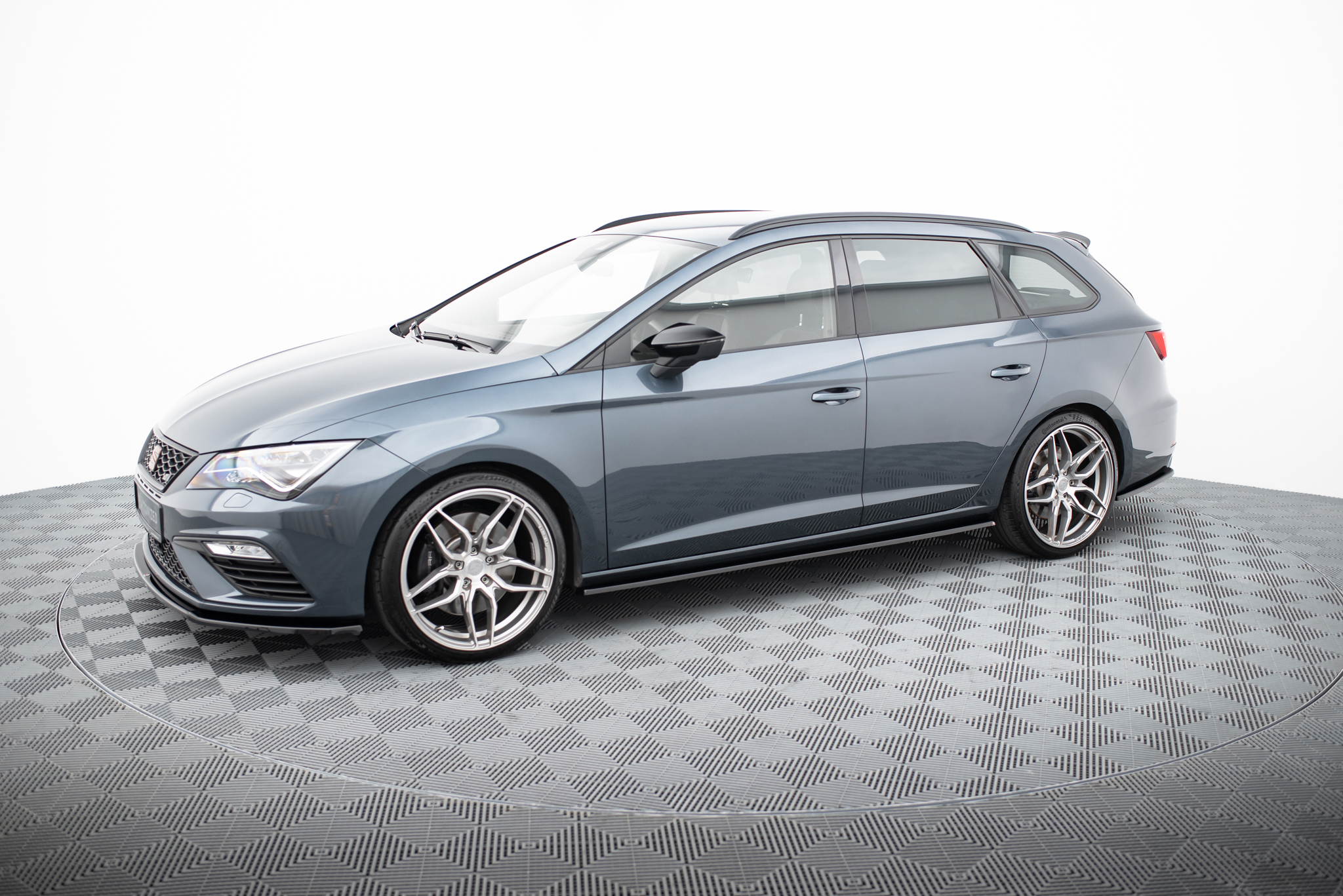 pol_po_Side-Skirts-Diffusers-V-2-Seat-Leon-Mk3-Cupra-FR-Facelift-320_4 pol_po_Side-Skirts-Diffusers-V-2-Seat-Leon-Mk3-Cupra-FR-Facelift-320_4