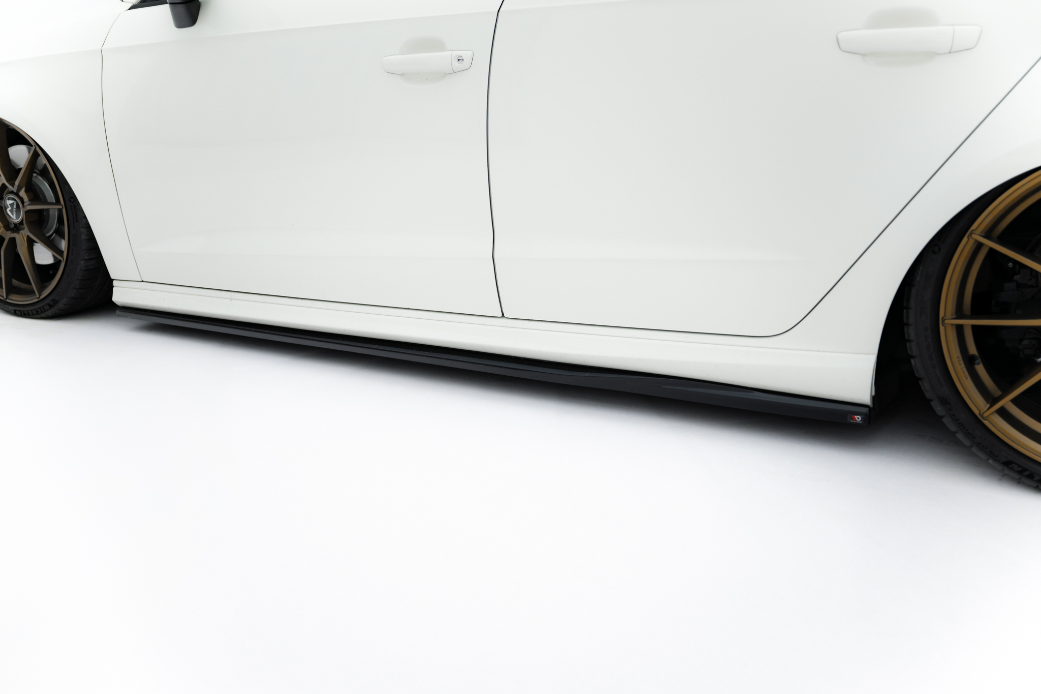 pol_po_Side-Skirts-Diffusers-V-3-Audi-S3-A3-S-Line-Sportback-8V-8V-Facelift-19591_1 pol_po_Side-Skirts-Diffusers-V-3-Audi-S3-A3-S-Line-Sportback-8V-8V-Facelift-19591_1