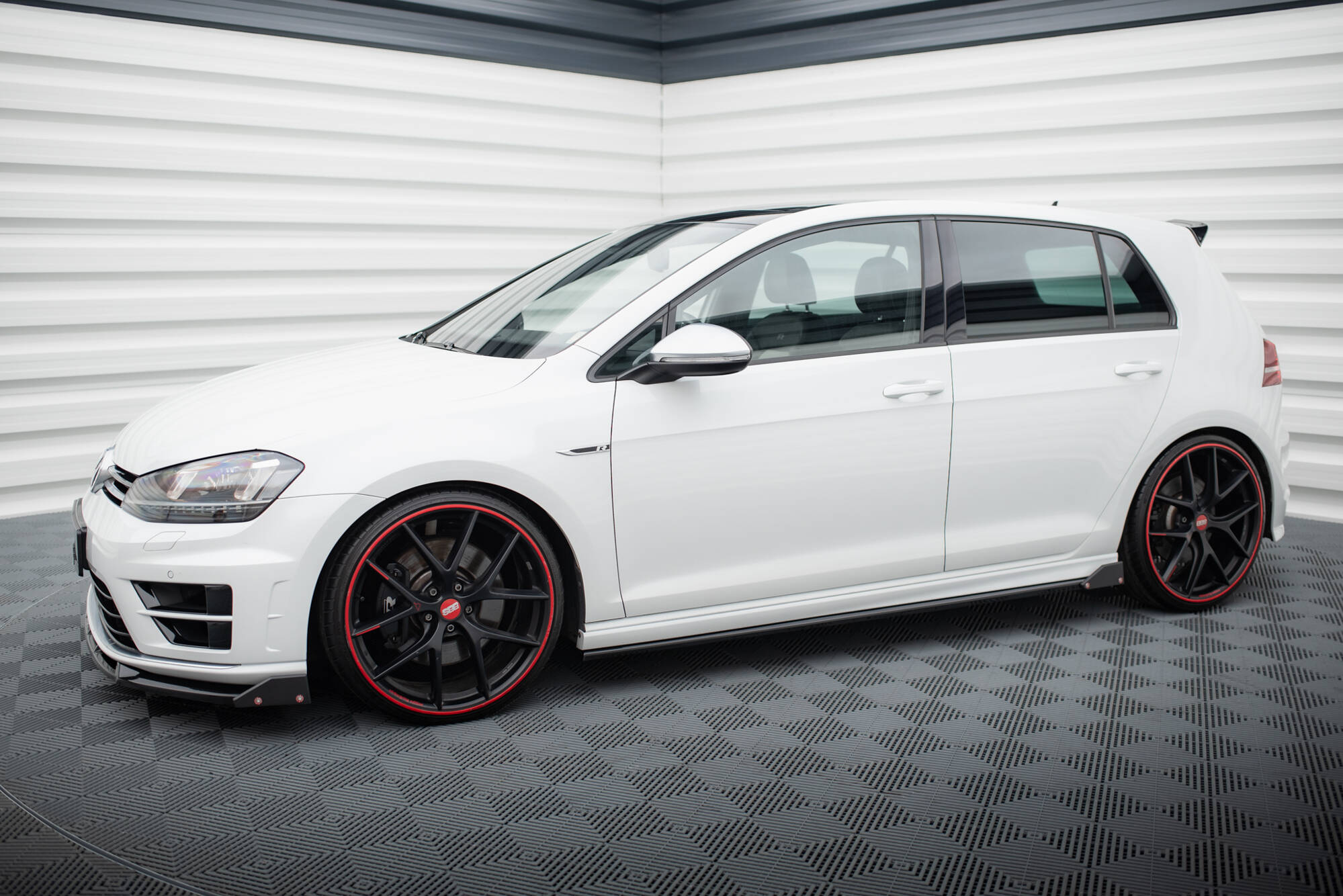 pol_po_Side-Skirts-Diffusers-V-3-Flaps-Volkswagen-Golf-R-R-Line-Mk7-20984_4 pol_po_Side-Skirts-Diffusers-V-3-Flaps-Volkswagen-Golf-R-R-Line-Mk7-20984_4
