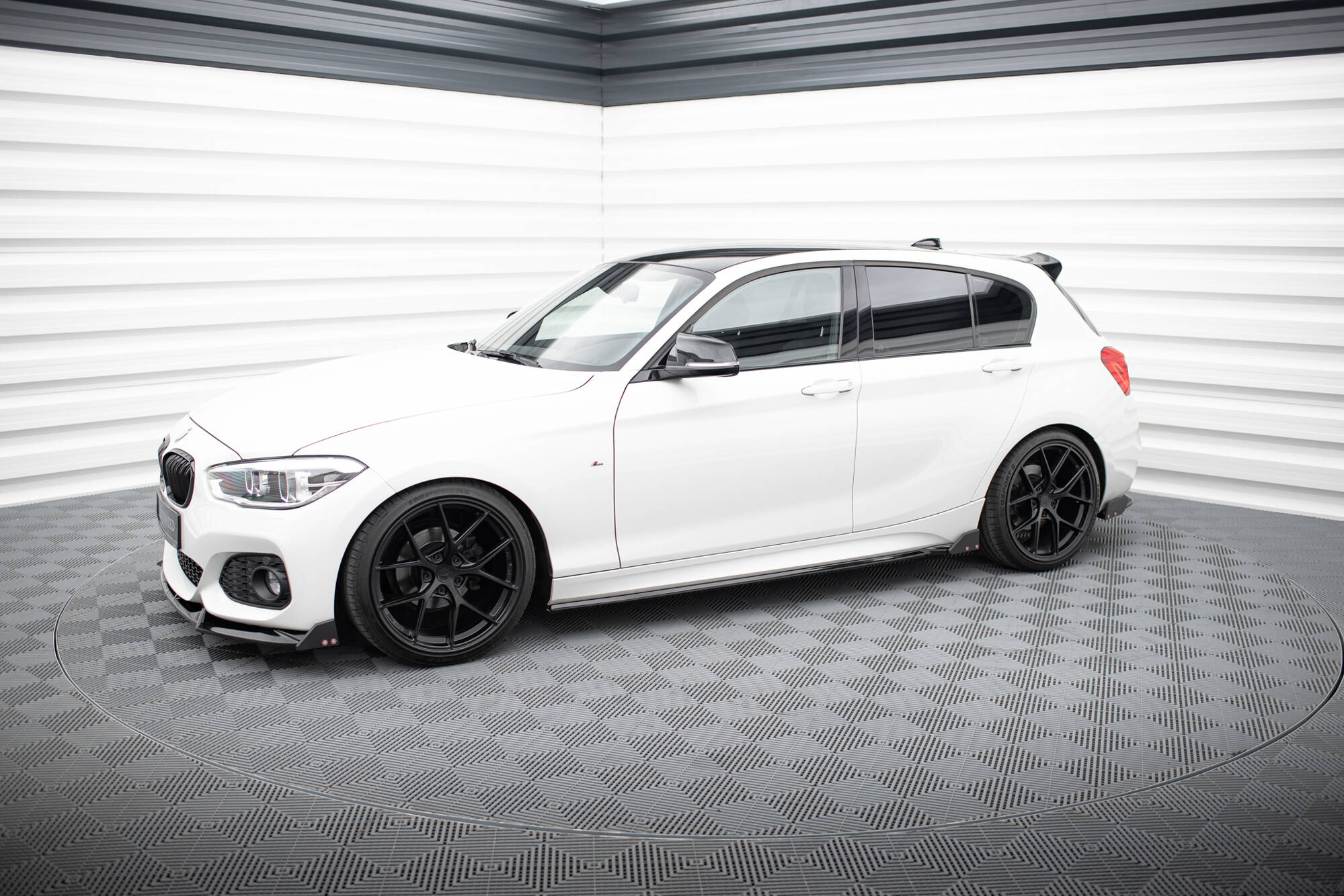 pol_po_Side-Skirts-Diffusers-V-4-Flaps-BMW-1-M-Pack-M140i-F20-Facelift-21008_2 pol_po_Side-Skirts-Diffusers-V-4-Flaps-BMW-1-M-Pack-M140i-F20-Facelift-21008_2