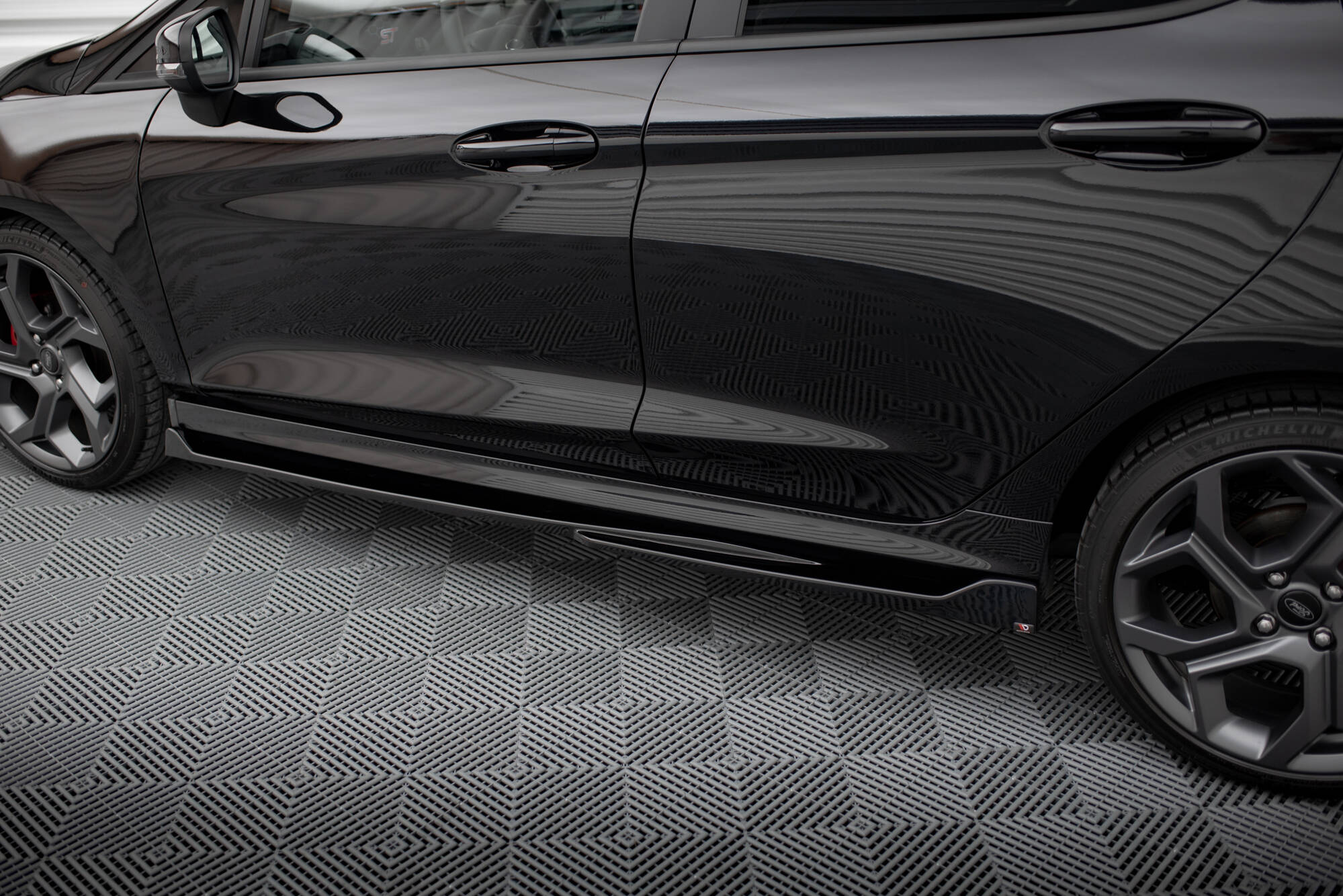pol_po_Side-Skirts-Diffusers-V-4-Ford-Fiesta-Mk8-ST-ST-Line-9453_4 pol_po_Side-Skirts-Diffusers-V-4-Ford-Fiesta-Mk8-ST-ST-Line-9453_4