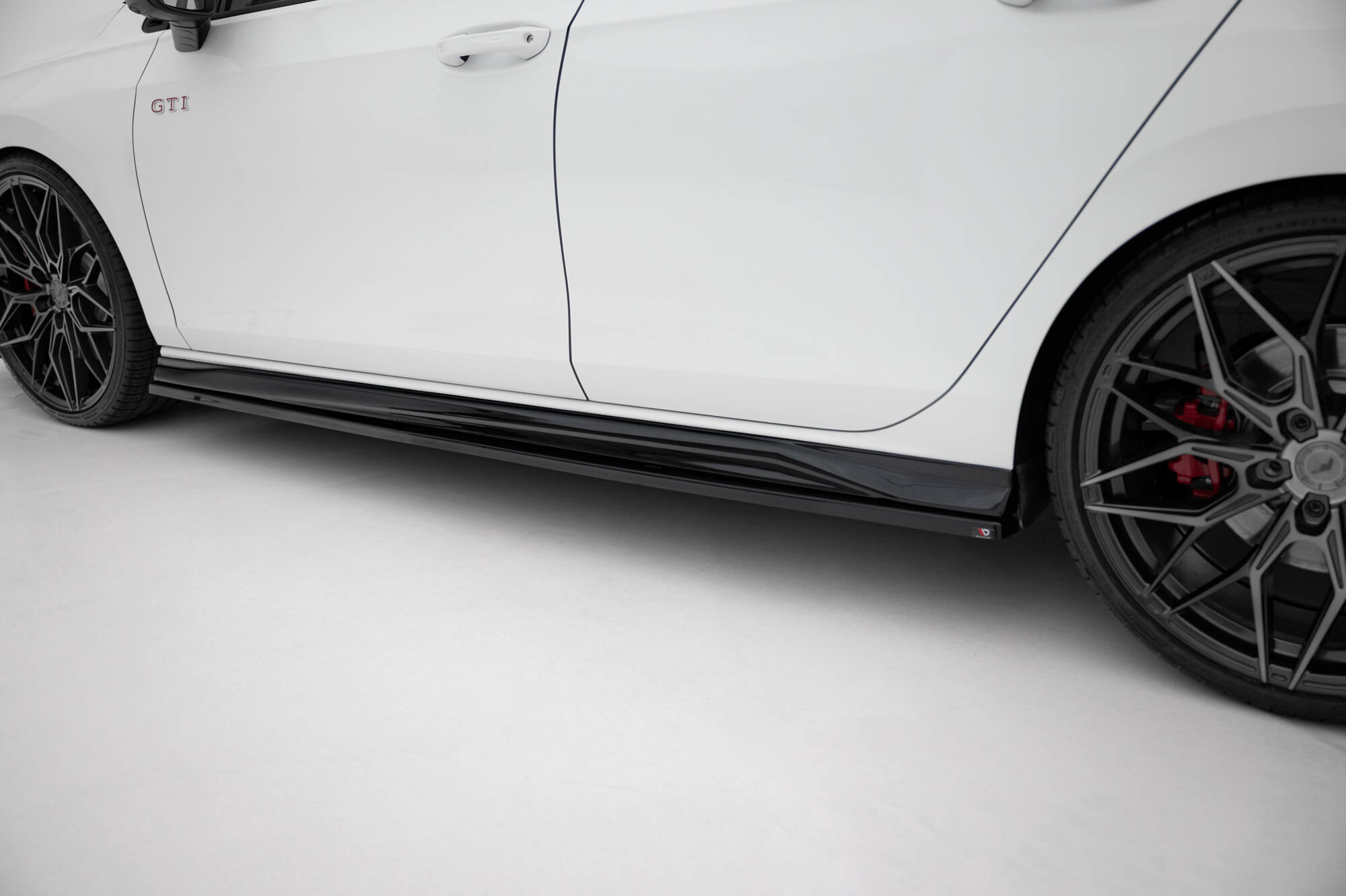 pol_po_Side-Skirts-Diffusers-V-4-Volkswagen-Golf-GTI-GTE-GTI-Clubsport-GTD-R-Line-Mk8-20420_10 pol_po_Side-Skirts-Diffusers-V-4-Volkswagen-Golf-GTI-GTE-GTI-Clubsport-GTD-R-Line-Mk8-20420_10