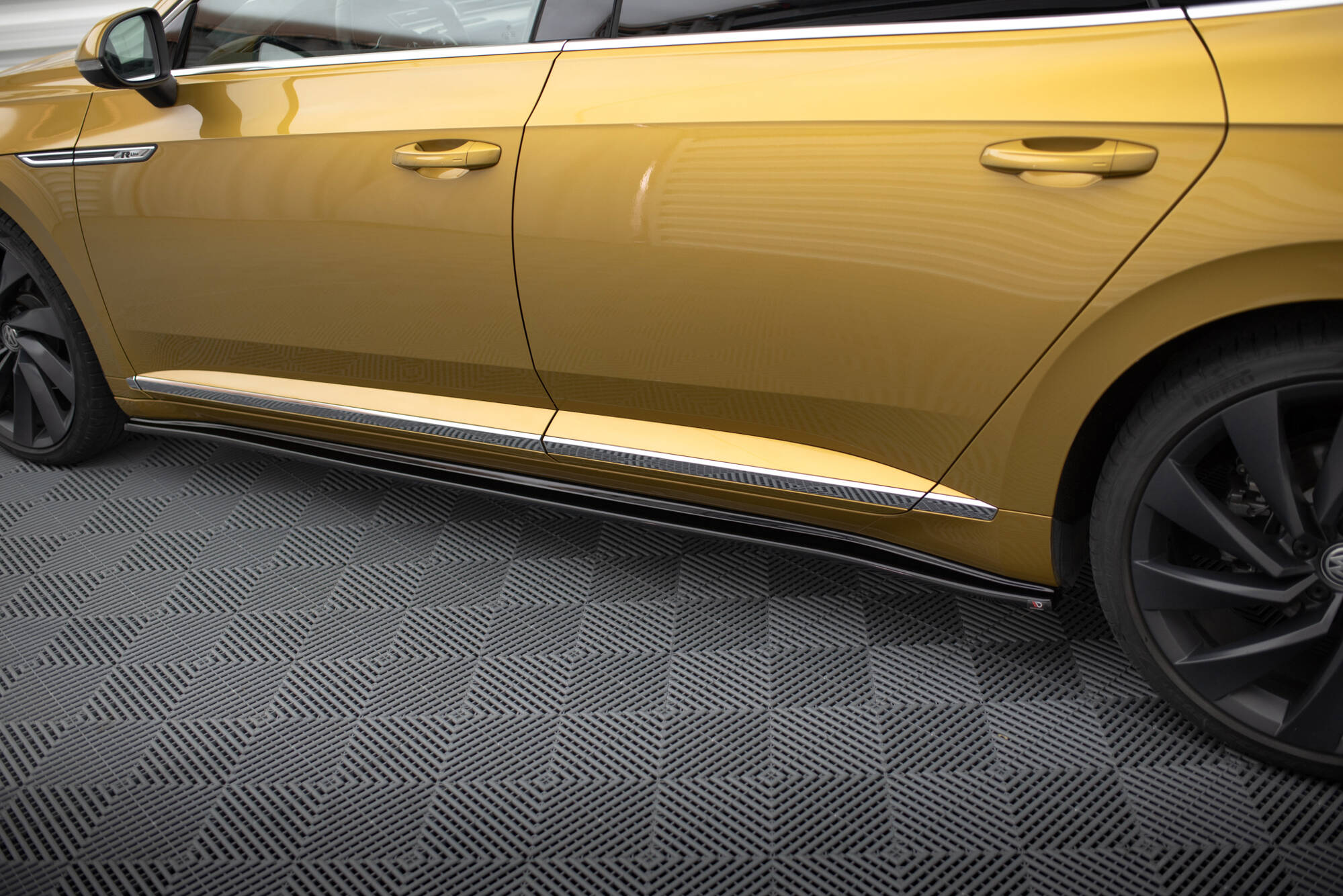 pol_po_Side-Skirts-Diffusers-Volkswagen-Arteon-R-Line-Sedan-Shooting-Brake-Mk1-326_4 pol_po_Side-Skirts-Diffusers-Volkswagen-Arteon-R-Line-Sedan-Shooting-Brake-Mk1-326_4