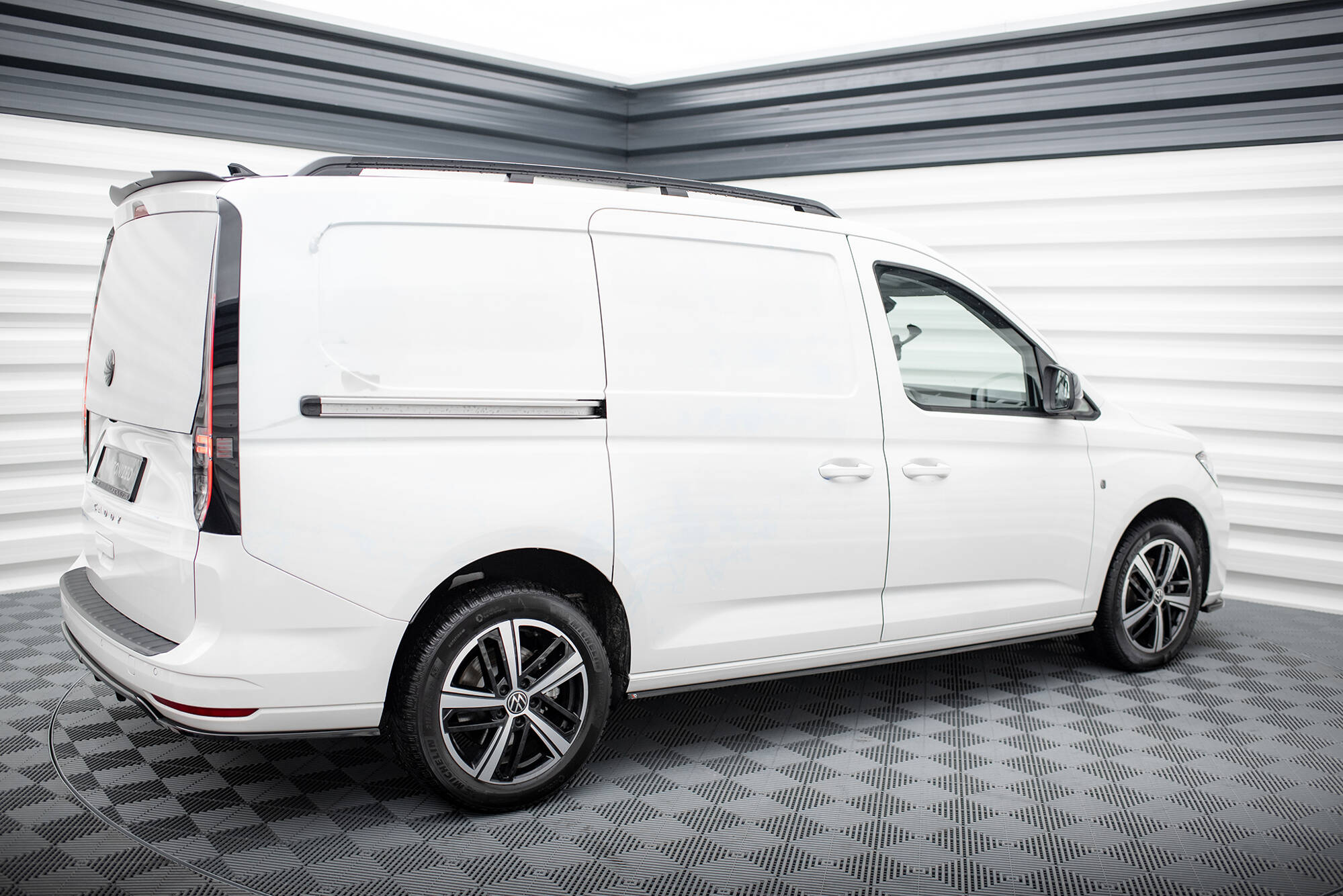 pol_po_Side-Skirts-Diffusers-Volkswagen-Caddy-Maxi-Mk5-20538_4 pol_po_Side-Skirts-Diffusers-Volkswagen-Caddy-Maxi-Mk5-20538_4