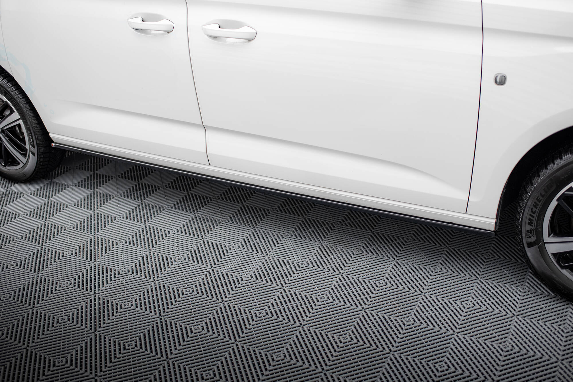 pol_po_Side-Skirts-Diffusers-Volkswagen-Caddy-Maxi-Mk5-20538_6 pol_po_Side-Skirts-Diffusers-Volkswagen-Caddy-Maxi-Mk5-20538_6