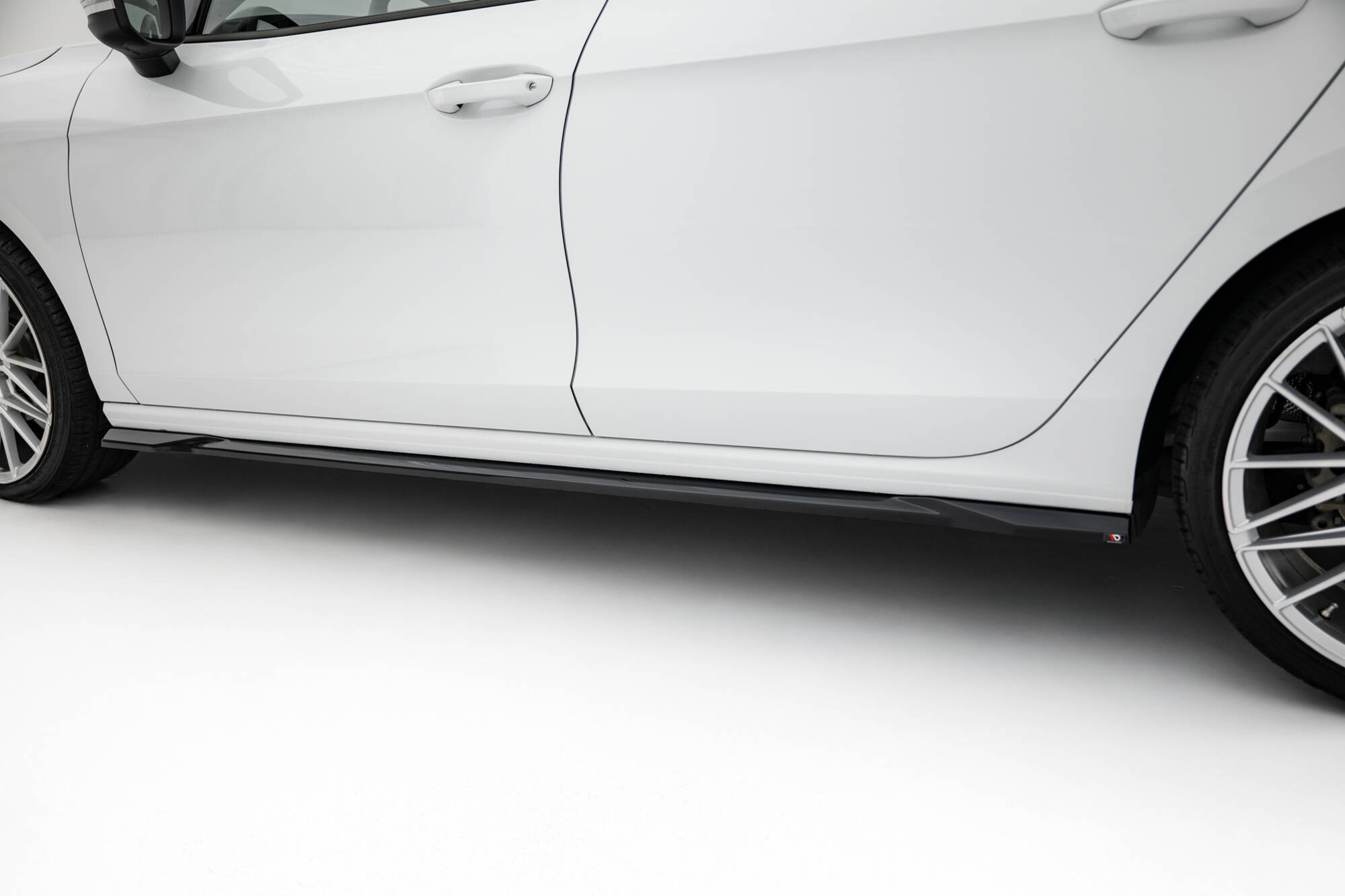 pol_po_Side-Skirts-Diffusers-Volkswagen-Passat-B9-21830_6 pol_po_Side-Skirts-Diffusers-Volkswagen-Passat-B9-21830_6