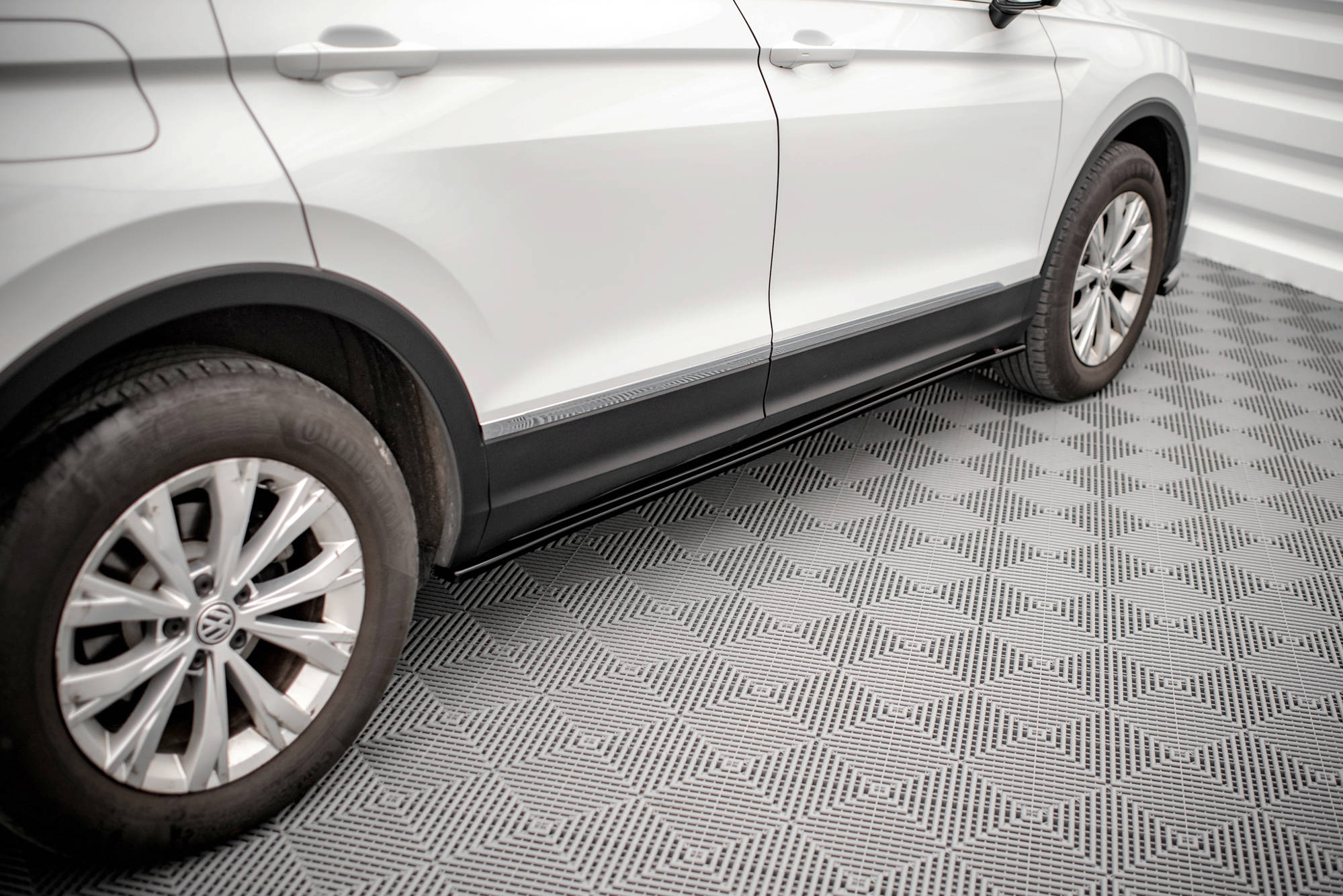 pol_po_Side-Skirts-Diffusers-Volkswagen-Tiguan-Mk2-15016_4 pol_po_Side-Skirts-Diffusers-Volkswagen-Tiguan-Mk2-15016_4