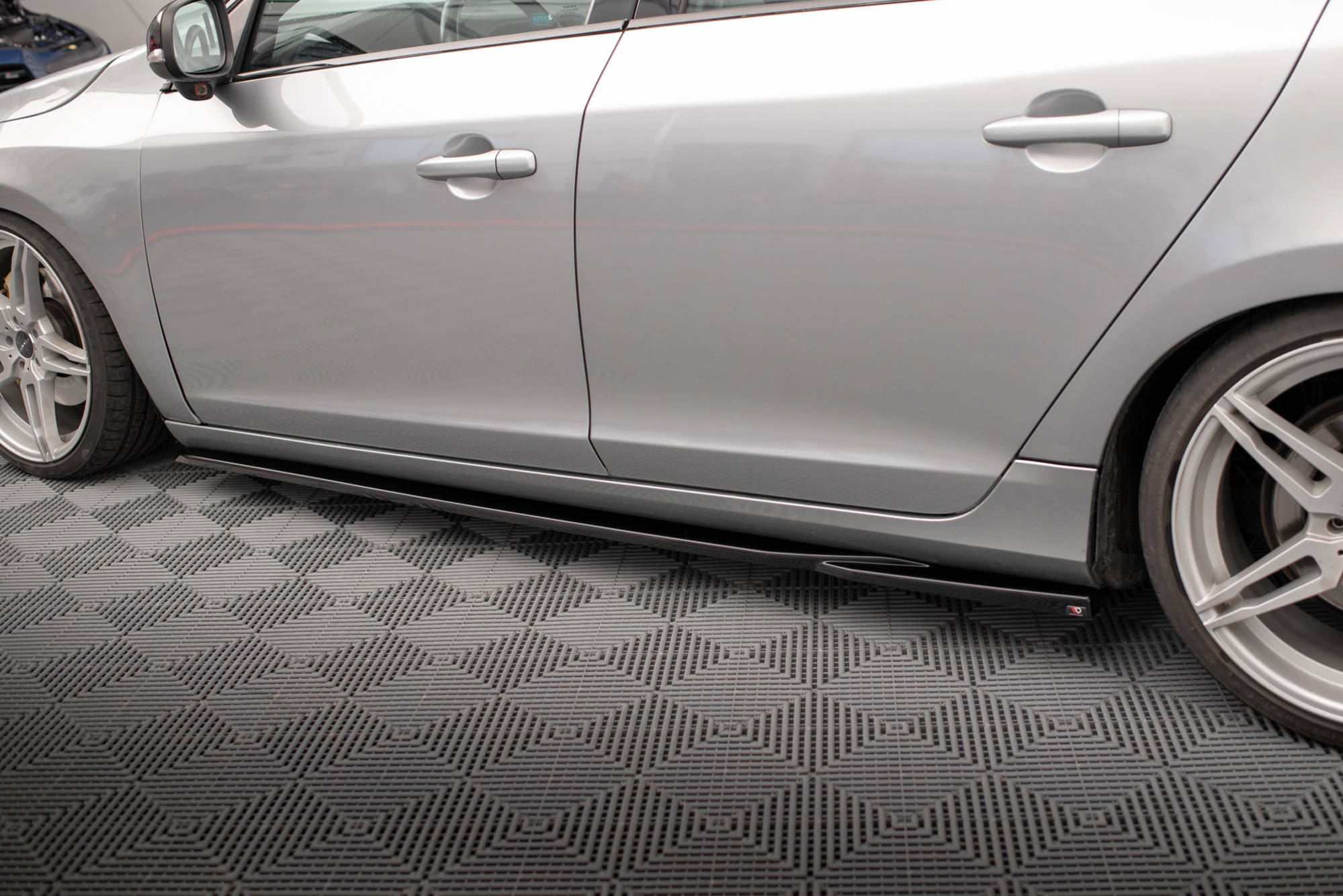 pol_po_Side-Skirts-Diffusers-Volvo-S60-R-Design-Mk2-12439_7 pol_po_Side-Skirts-Diffusers-Volvo-S60-R-Design-Mk2-12439_7