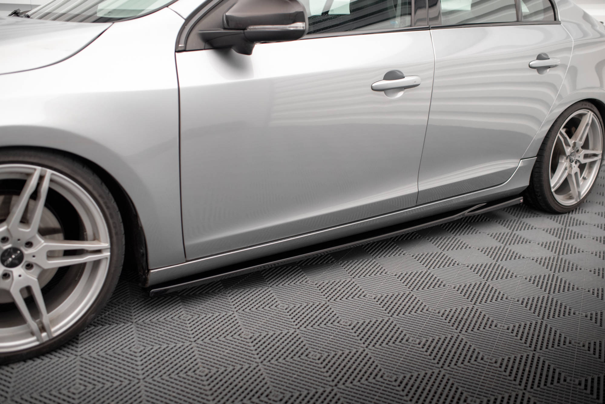 pol_po_Side-Skirts-Diffusers-Volvo-S60-R-Design-Mk2-12439_9 pol_po_Side-Skirts-Diffusers-Volvo-S60-R-Design-Mk2-12439_9