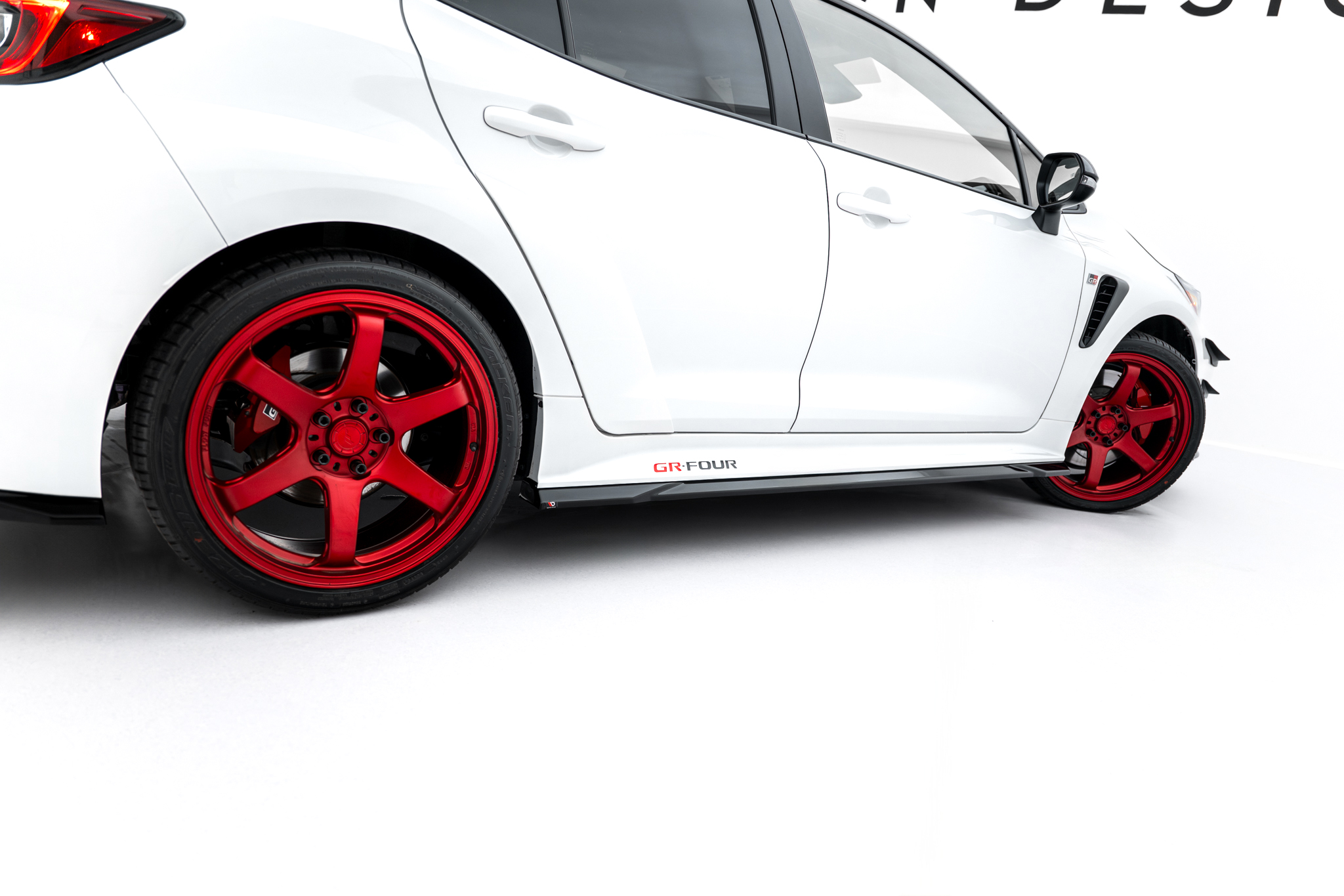 pol_po_Side-skirts-Diffusers-V-1-Toyota-GR-Corolla-Mk12-22868_4 pol_po_Side-skirts-Diffusers-V-1-Toyota-GR-Corolla-Mk12-22868_4