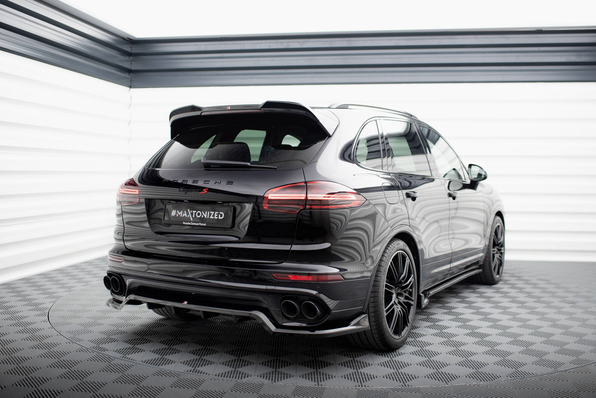 pol_po_Spoiler-Cap-3D-Porsche-Cayenne-Mk2-Facelift-19506_5 pol_po_Spoiler-Cap-3D-Porsche-Cayenne-Mk2-Facelift-19506_5