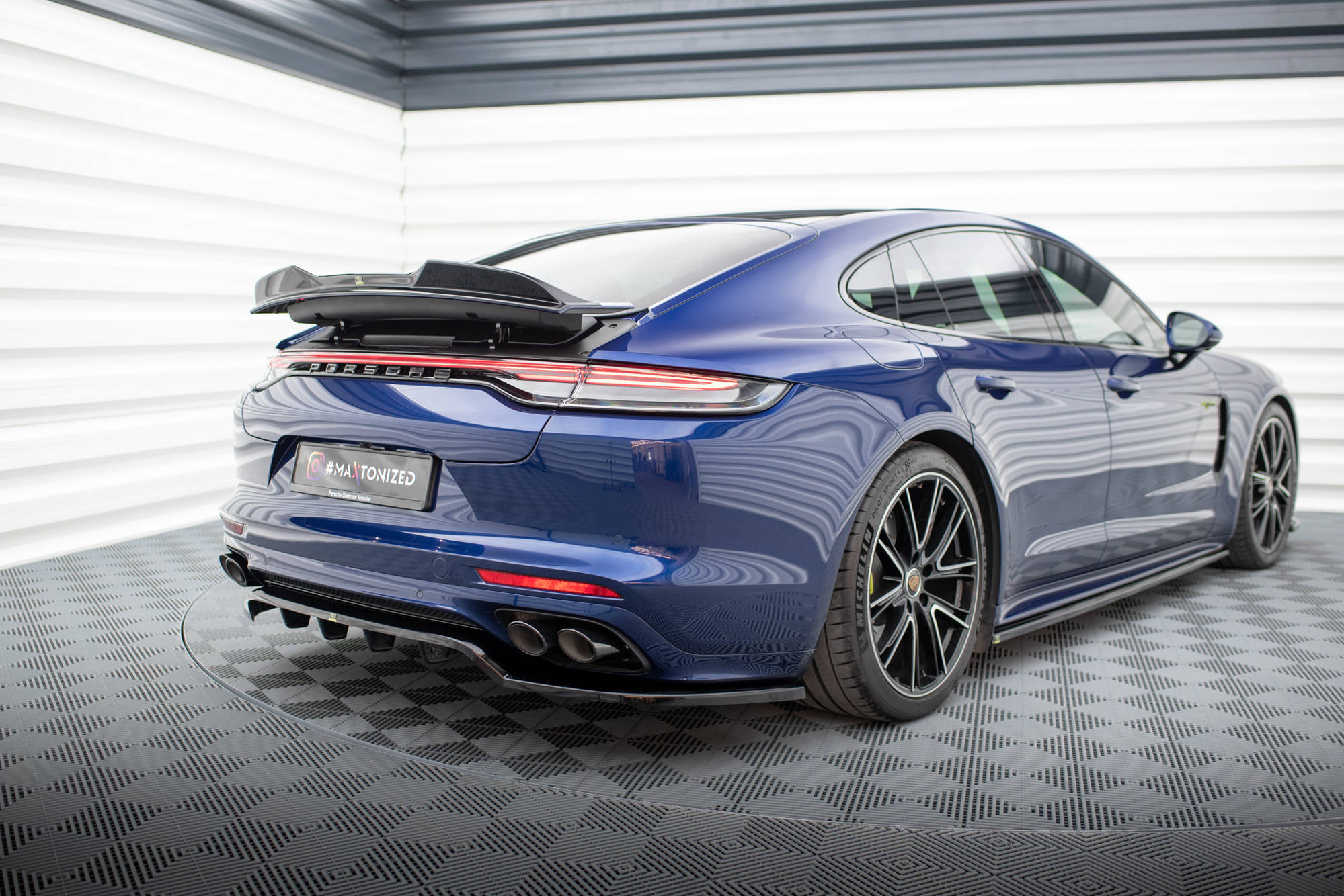 pol_po_Spoiler-Cap-3D-Porsche-Panamera-E-Hybrid-971-Facelift-18738_8 pol_po_Spoiler-Cap-3D-Porsche-Panamera-E-Hybrid-971-Facelift-18738_8