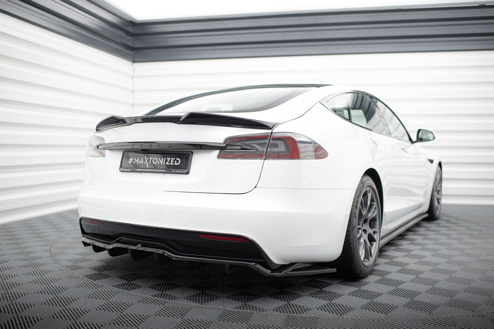 pol_po_Spoiler-Cap-3D-Tesla-Model-S-Plaid-Mk1-Facelift-20511_3 pol_po_Spoiler-Cap-3D-Tesla-Model-S-Plaid-Mk1-Facelift-20511_3