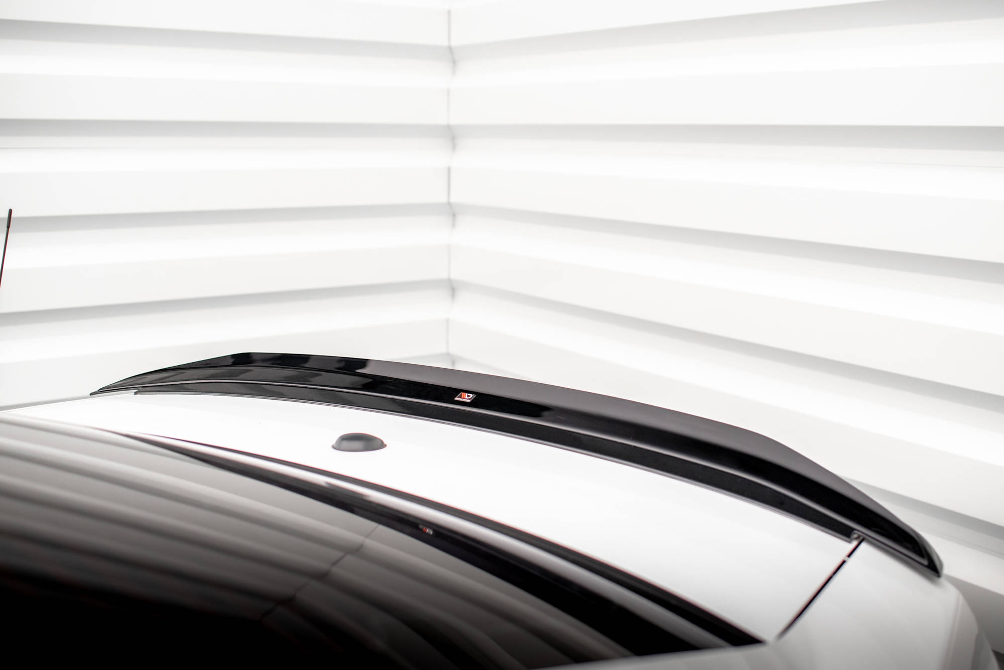 pol_po_Spoiler-Cap-Ford-Mustang-Mk5-Facelift-18231_5 pol_po_Spoiler-Cap-Ford-Mustang-Mk5-Facelift-18231_5
