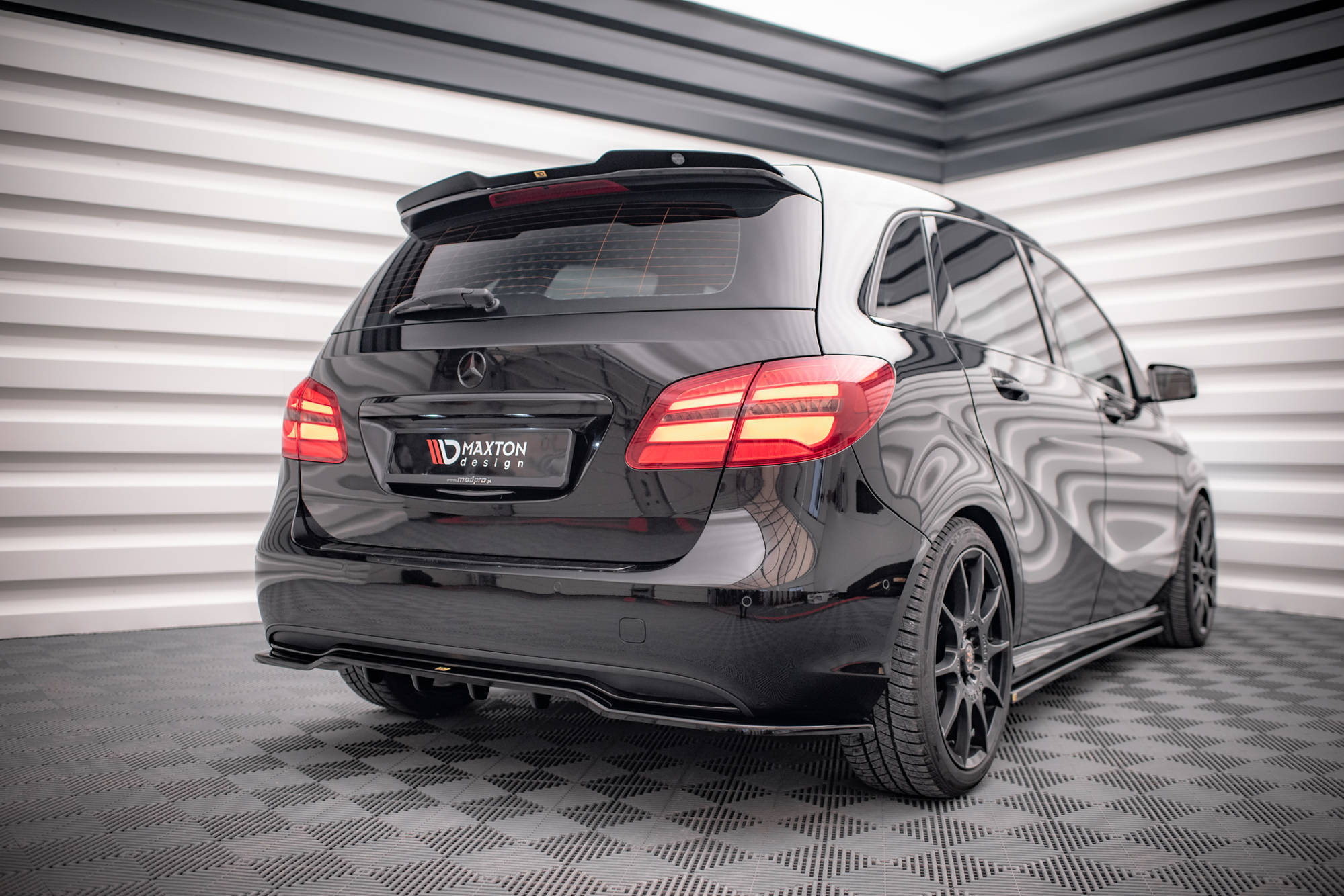 pol_po_Spoiler-Cap-Mercedes-Benz-B-W246-Facelift-16821_6 pol_po_Spoiler-Cap-Mercedes-Benz-B-W246-Facelift-16821_6