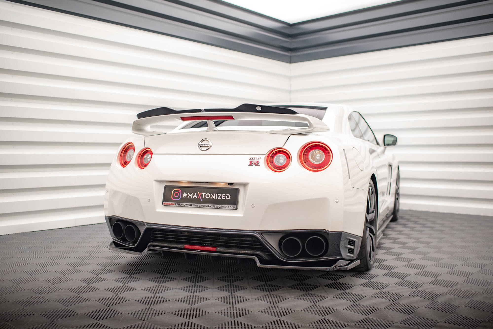 pol_po_Spoiler-Cap-Nissan-GTR-R35-Facelift-16878_6 pol_po_Spoiler-Cap-Nissan-GTR-R35-Facelift-16878_6