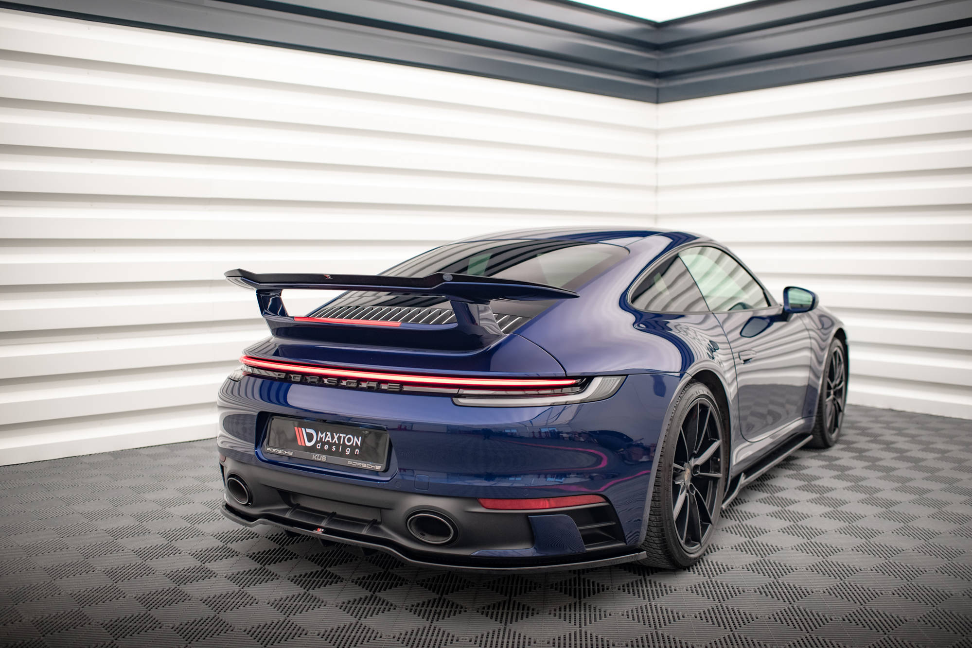pol_po_Spoiler-Cap-Porsche-911-Carrera-Aero-992-17175_5 pol_po_Spoiler-Cap-Porsche-911-Carrera-Aero-992-17175_5