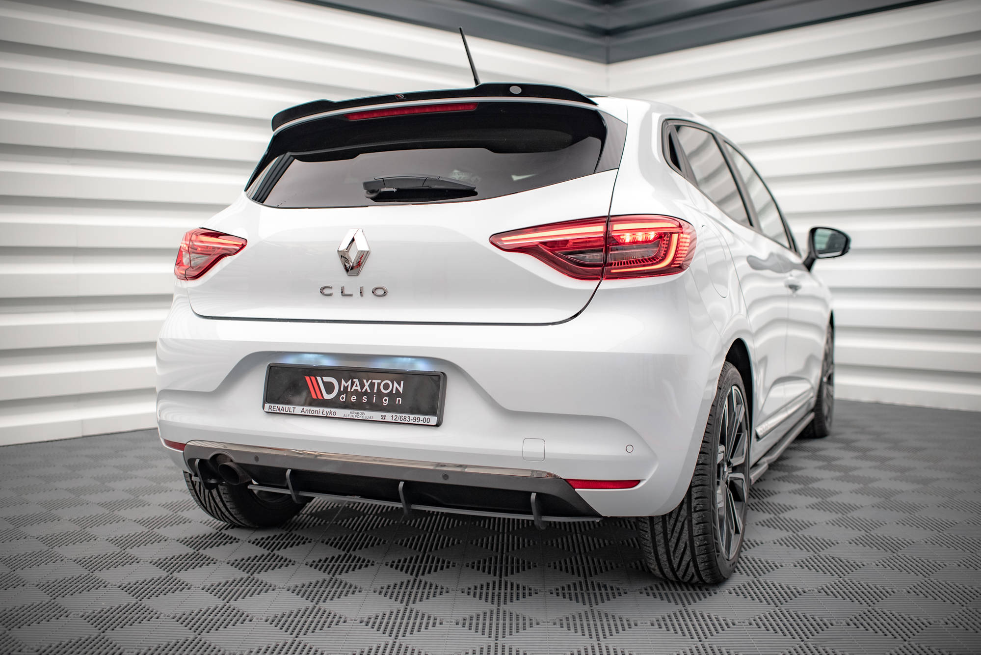 pol_po_Spoiler-Cap-Renault-Clio-Mk5-15346_5 pol_po_Spoiler-Cap-Renault-Clio-Mk5-15346_5