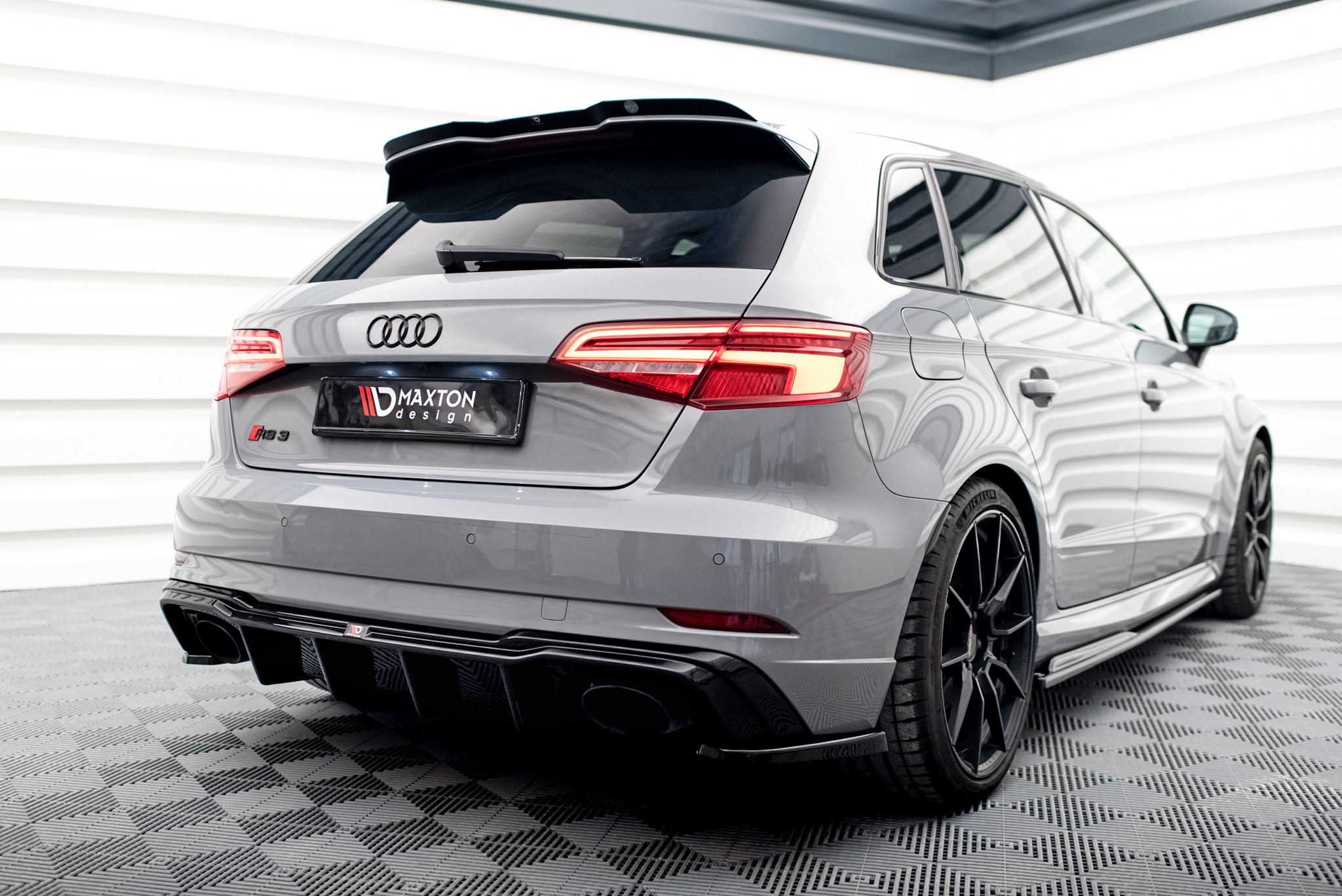 pol_po_Spoiler-Cap-V-1-Audi-RS3-8V-8V-FL-Sportback-1193_2 pol_po_Spoiler-Cap-V-1-Audi-RS3-8V-8V-FL-Sportback-1193_2