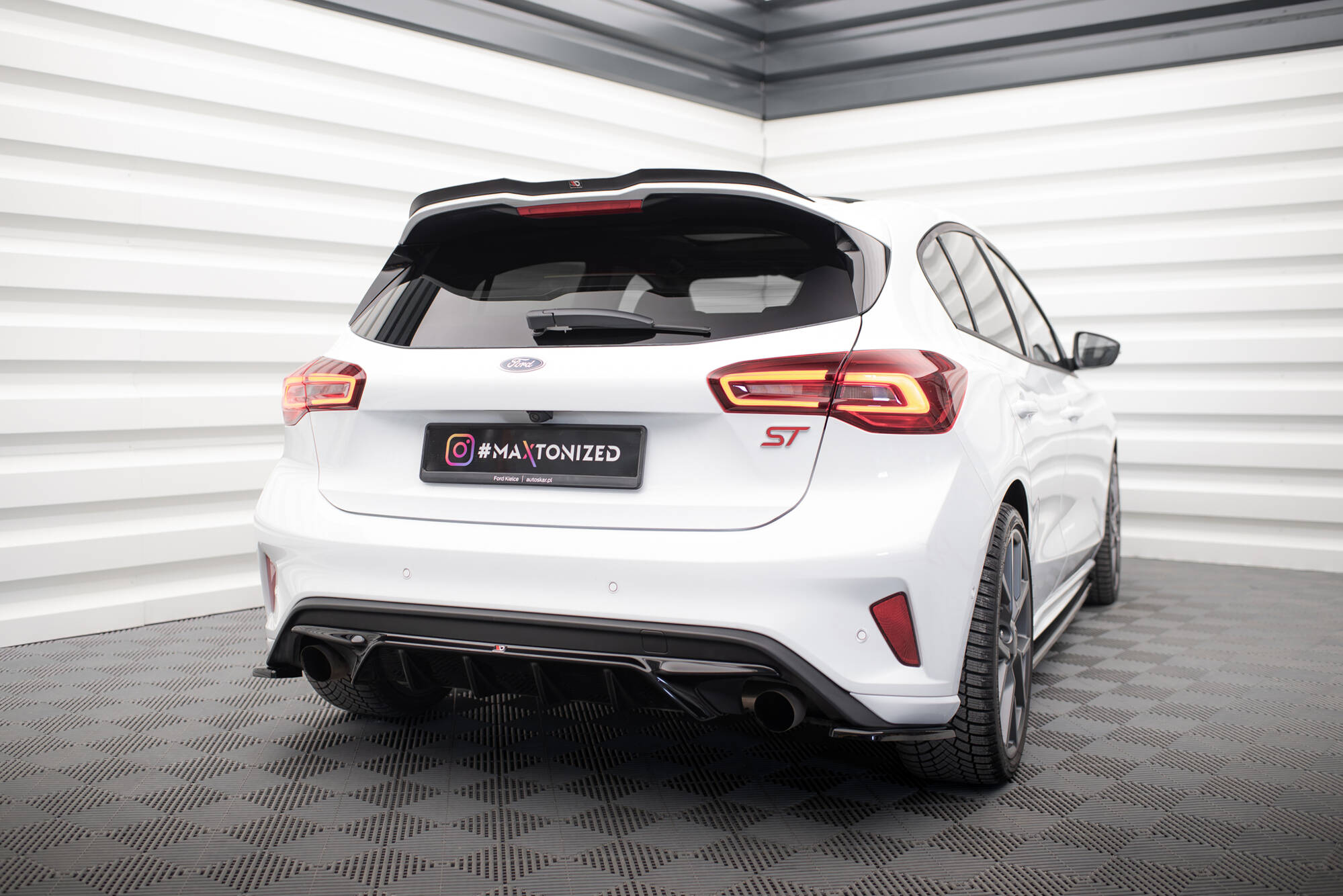 pol_po_Spoiler-Cap-V-1-Ford-Focus-Hatchback-ST-Mk4-10141_11 pol_po_Spoiler-Cap-V-1-Ford-Focus-Hatchback-ST-Mk4-10141_11