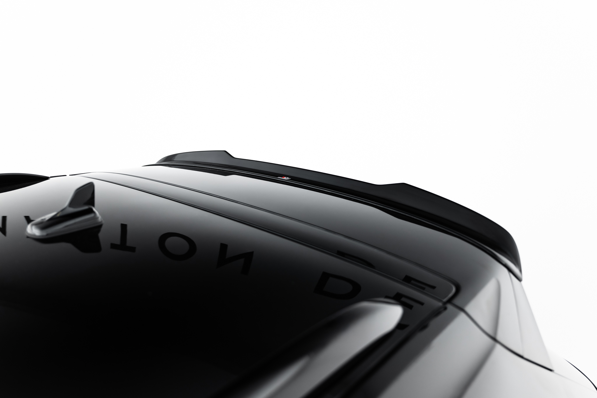 pol_po_Spoiler-Cap-Volkswagen-Touareg-R-Line-Mk3-Facelift-23413_3 pol_po_Spoiler-Cap-Volkswagen-Touareg-R-Line-Mk3-Facelift-23413_3