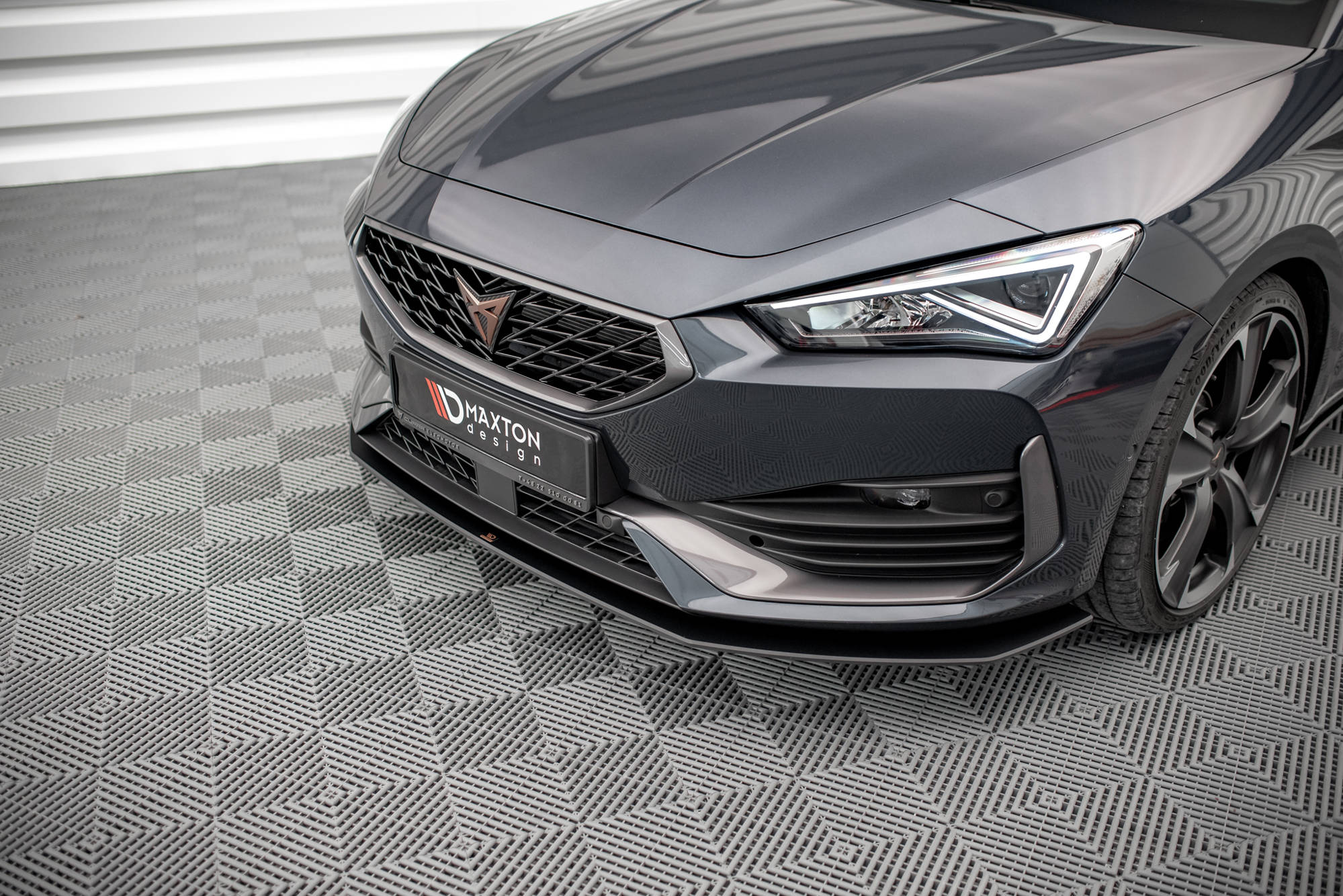 pol_po_Street-Pro-Front-Splitter-Cupra-Leon-Mk1-14382_5 pol_po_Street-Pro-Front-Splitter-Cupra-Leon-Mk1-14382_5