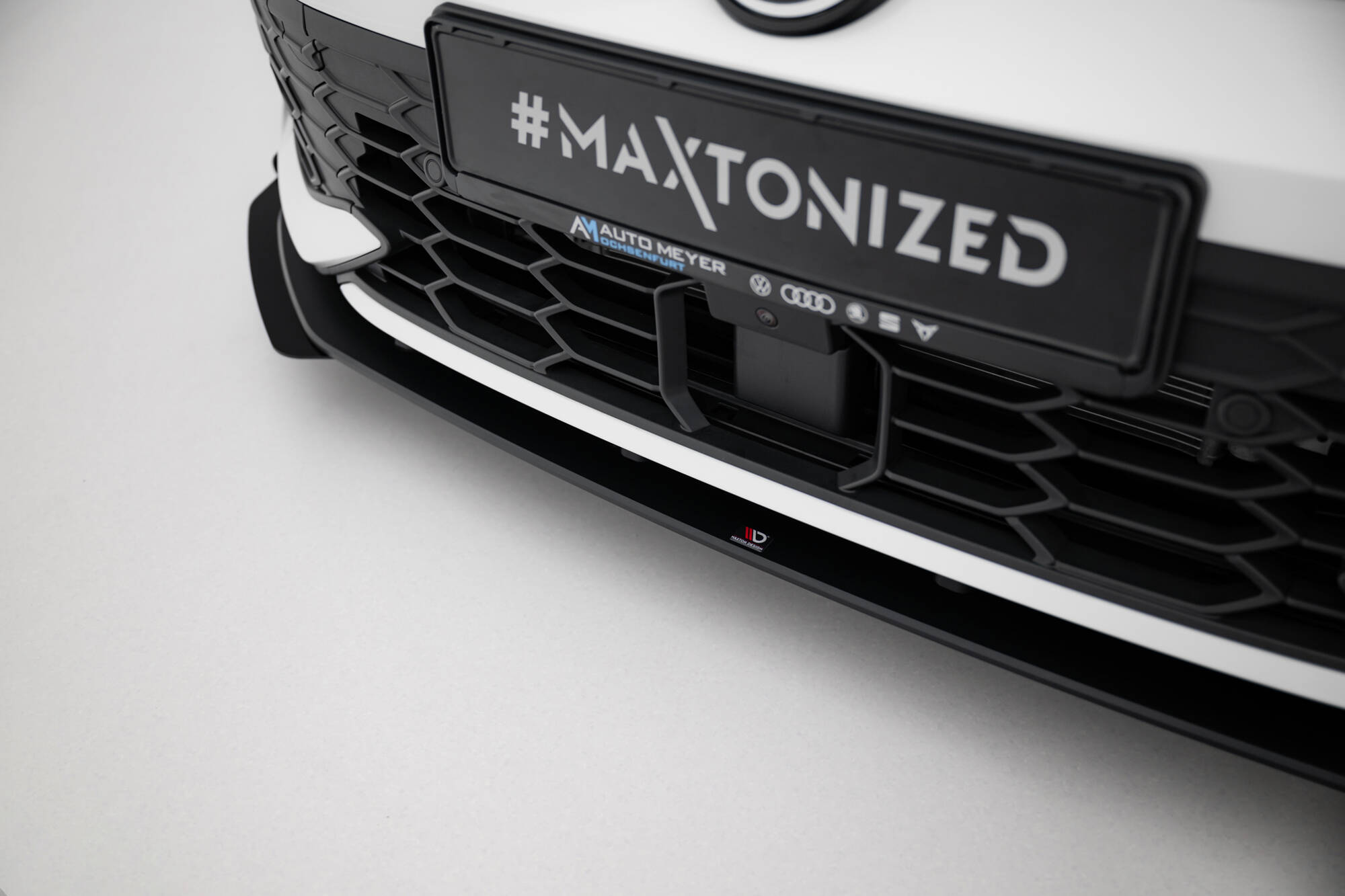 pol_po_Street-Pro-Front-Splitter-Flaps-Volkswagen-Golf-GTI-GTE-R-Line-Mk8-Facelift-21657_6 pol_po_Street-Pro-Front-Splitter-Flaps-Volkswagen-Golf-GTI-GTE-R-Line-Mk8-Facelift-21657_6