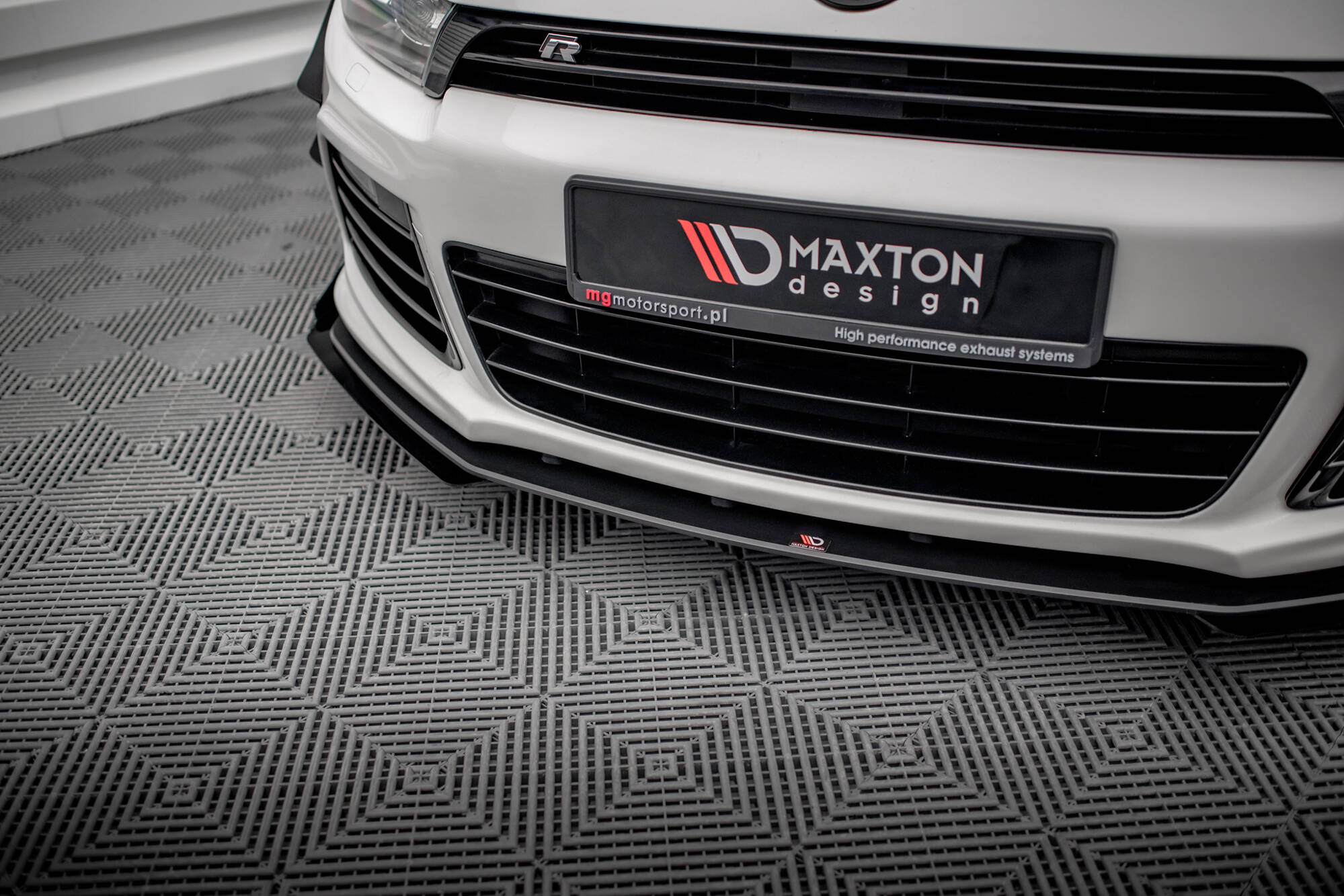 pol_po_Street-Pro-Front-Splitter-Flaps-Volkswagen-Scirocco-R-Mk3-19546_3 pol_po_Street-Pro-Front-Splitter-Flaps-Volkswagen-Scirocco-R-Mk3-19546_3