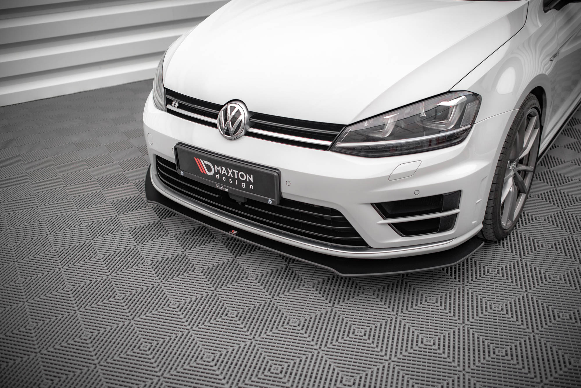 pol_po_Street-Pro-Front-Splitter-V-1-Volkswagen-Golf-R-Mk7-14313_5 pol_po_Street-Pro-Front-Splitter-V-1-Volkswagen-Golf-R-Mk7-14313_5