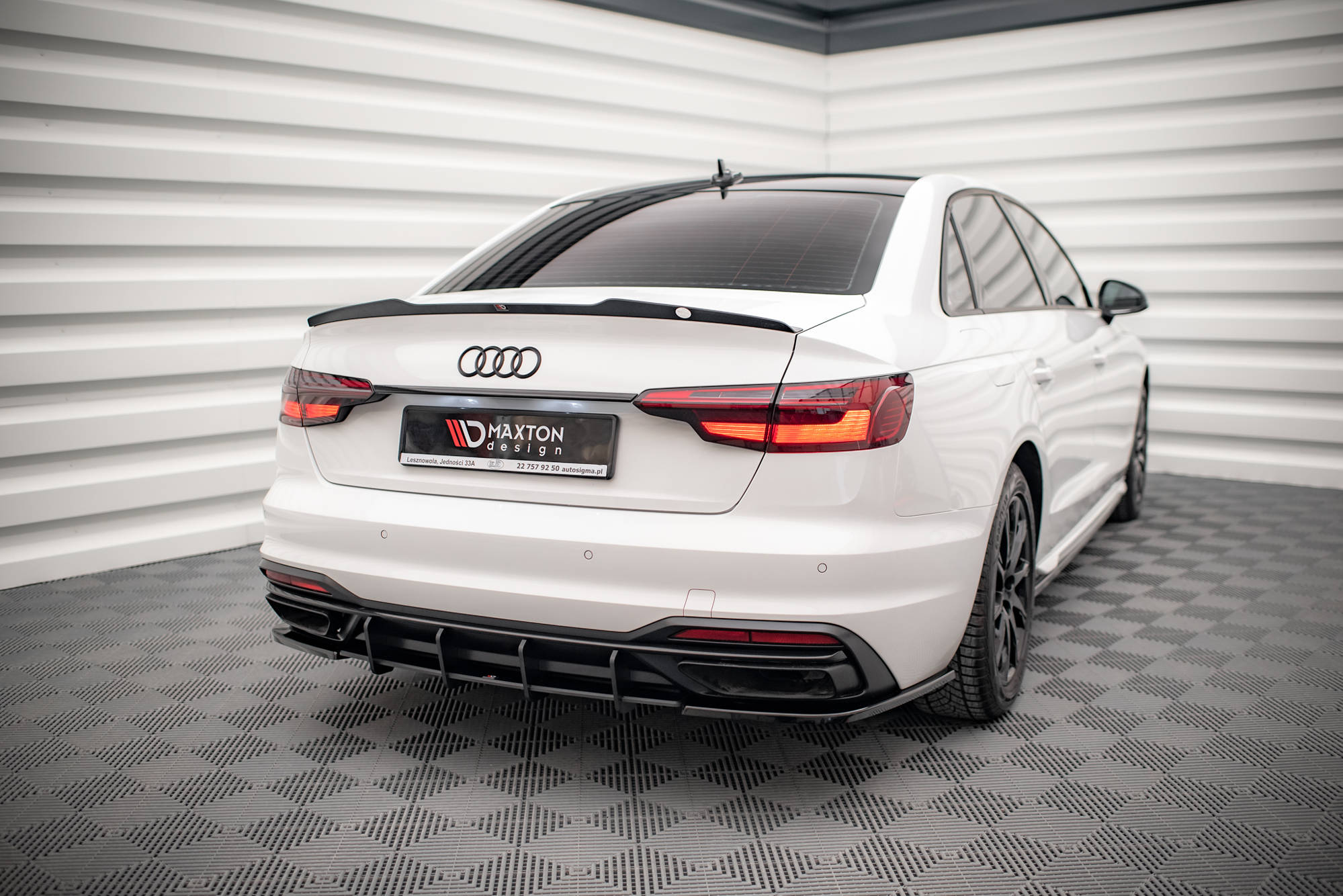 pol_po_Street-Pro-Rear-Diffuser-Audi-A4-B9-Facelift-16364_4 pol_po_Street-Pro-Rear-Diffuser-Audi-A4-B9-Facelift-16364_4