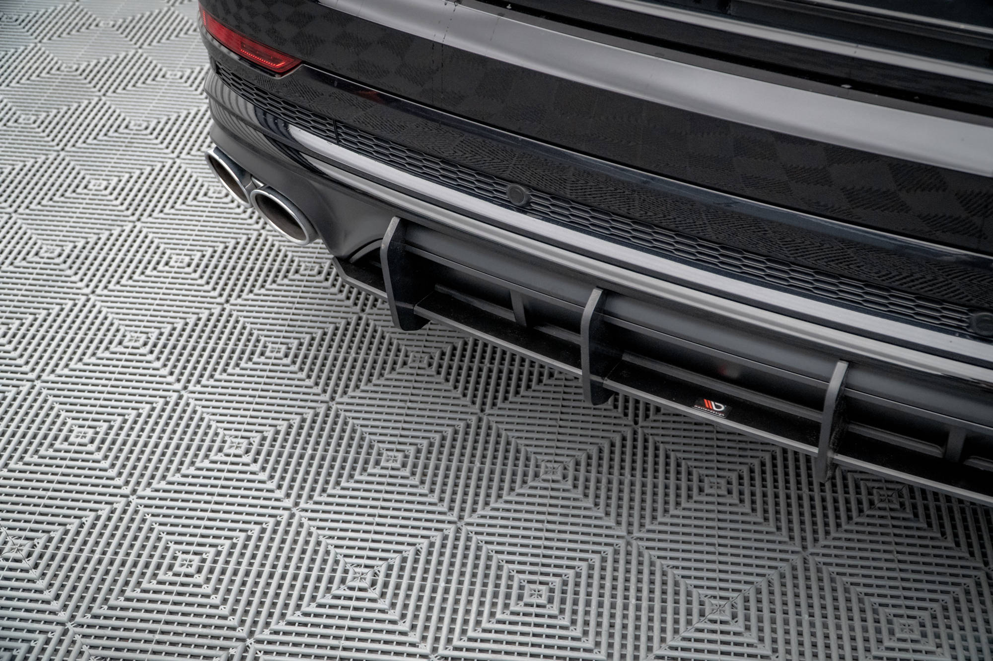 pol_po_Street-Pro-Rear-Diffuser-Audi-SQ8-Mk1-15806_6 pol_po_Street-Pro-Rear-Diffuser-Audi-SQ8-Mk1-15806_6
