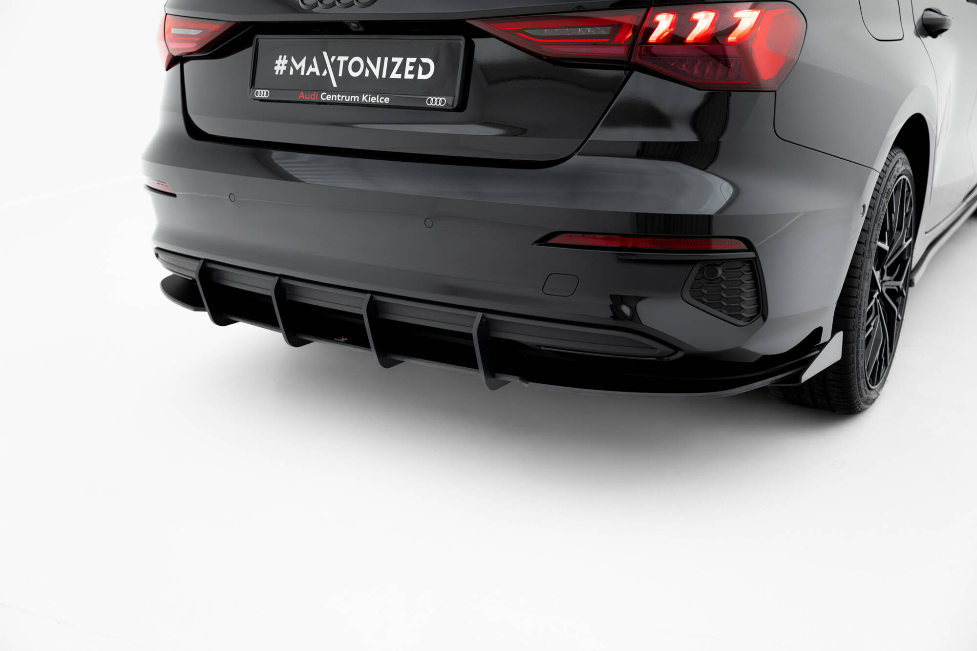 pol_po_Street-Pro-Rear-Diffuser-Flaps-Audi-A3-Sedan-8Y-22390_7 pol_po_Street-Pro-Rear-Diffuser-Flaps-Audi-A3-Sedan-8Y-22390_7