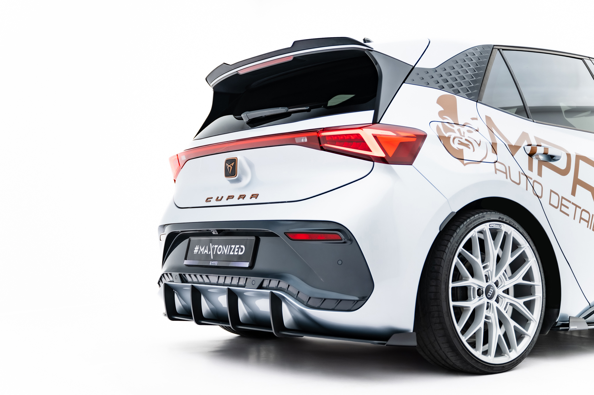 pol_po_Street-Pro-Rear-Diffuser-Flaps-Cupra-Born-Mk1-23577_9 pol_po_Street-Pro-Rear-Diffuser-Flaps-Cupra-Born-Mk1-23577_9