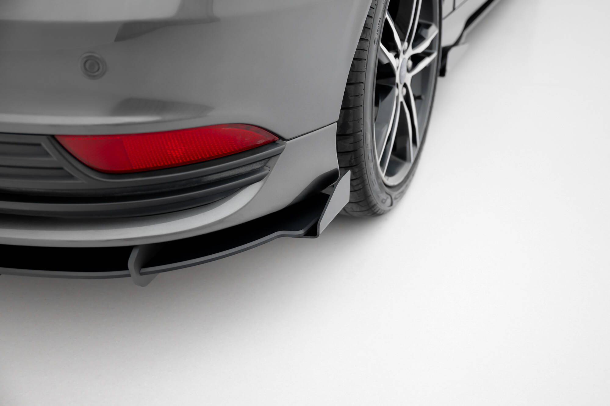 pol_po_Street-Pro-Rear-Diffuser-Flaps-Ford-Focus-ST-Mk3-Facelift-21569_10 pol_po_Street-Pro-Rear-Diffuser-Flaps-Ford-Focus-ST-Mk3-Facelift-21569_10