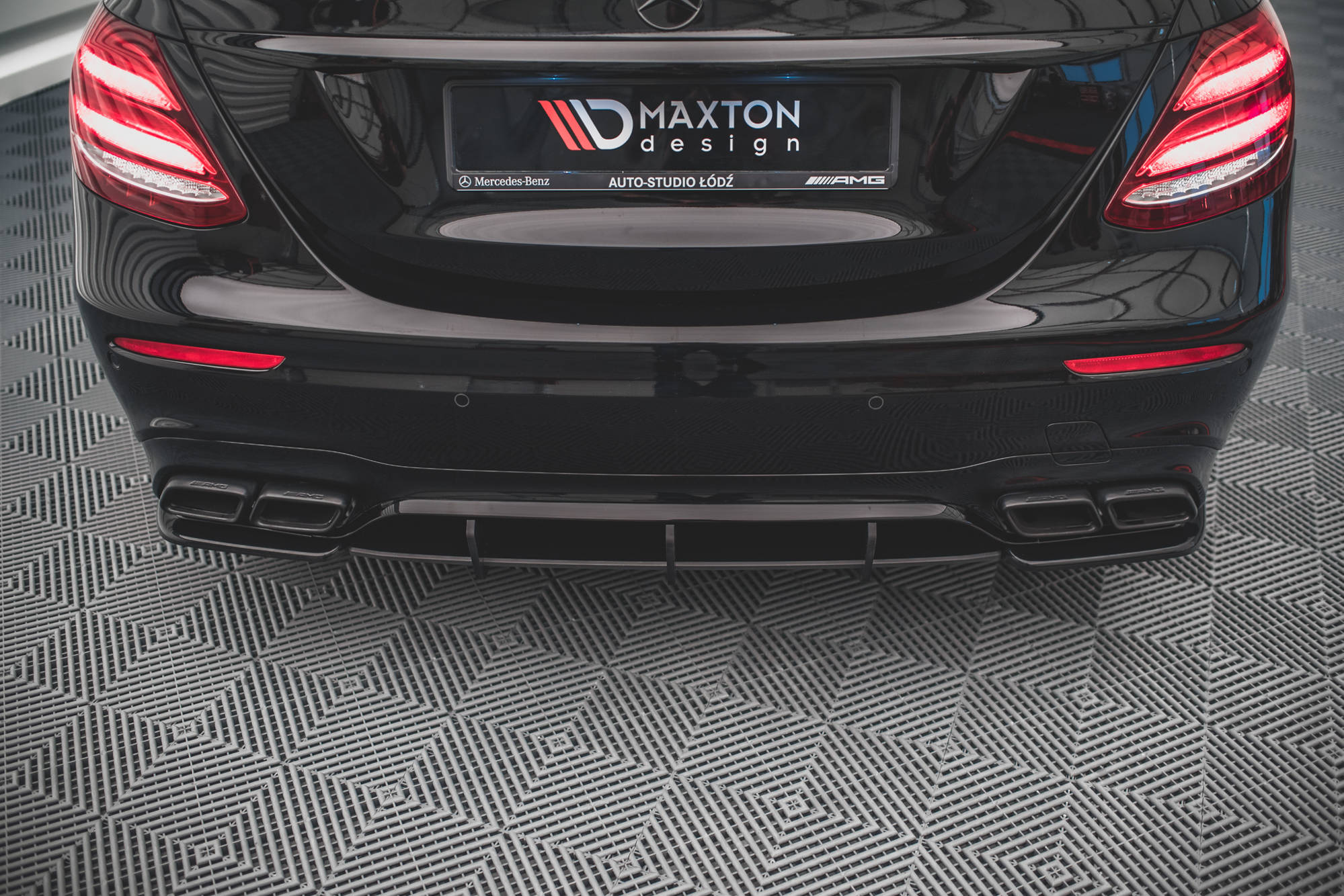 pol_po_Street-Pro-Rear-Diffuser-Mercedes-Benz-E63-AMG-Estate-Sedan-S213-W213-14115_5 pol_po_Street-Pro-Rear-Diffuser-Mercedes-Benz-E63-AMG-Estate-Sedan-S213-W213-14115_5