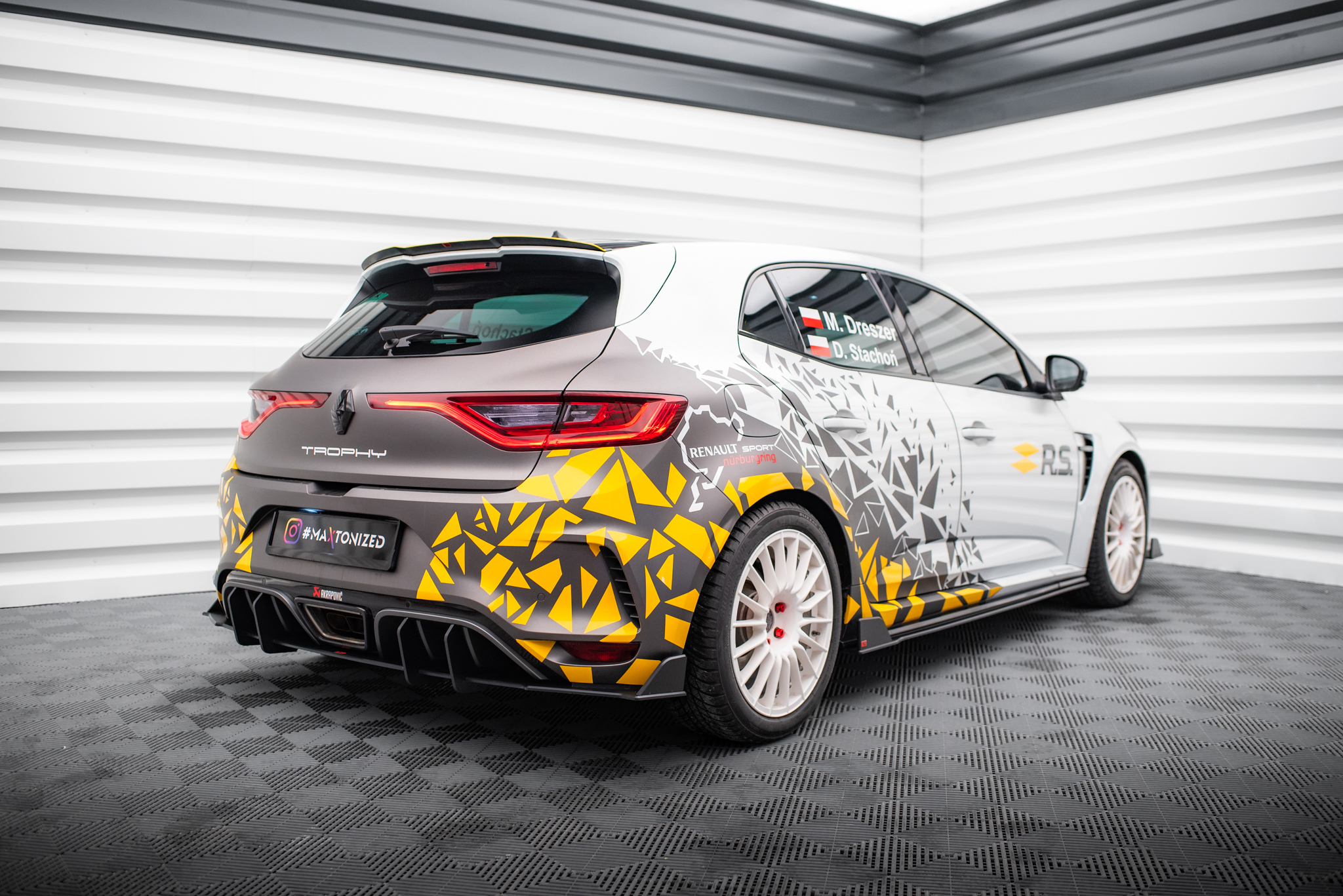 pol_po_Street-Pro-Rear-Diffuser-Renault-Megane-RS-Mk4-23205_4 pol_po_Street-Pro-Rear-Diffuser-Renault-Megane-RS-Mk4-23205_4